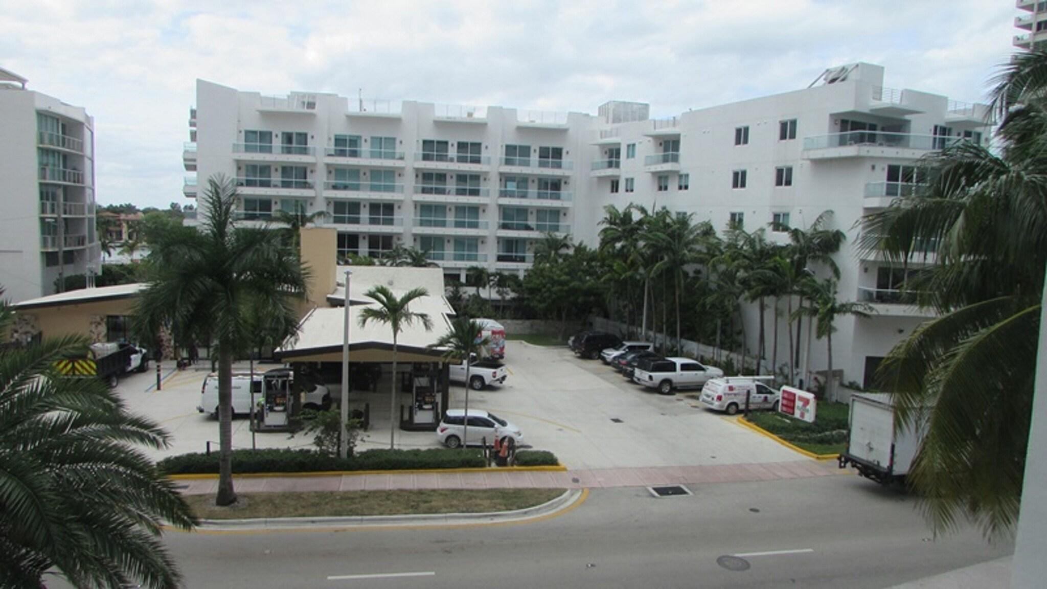 Studio City View King Bed