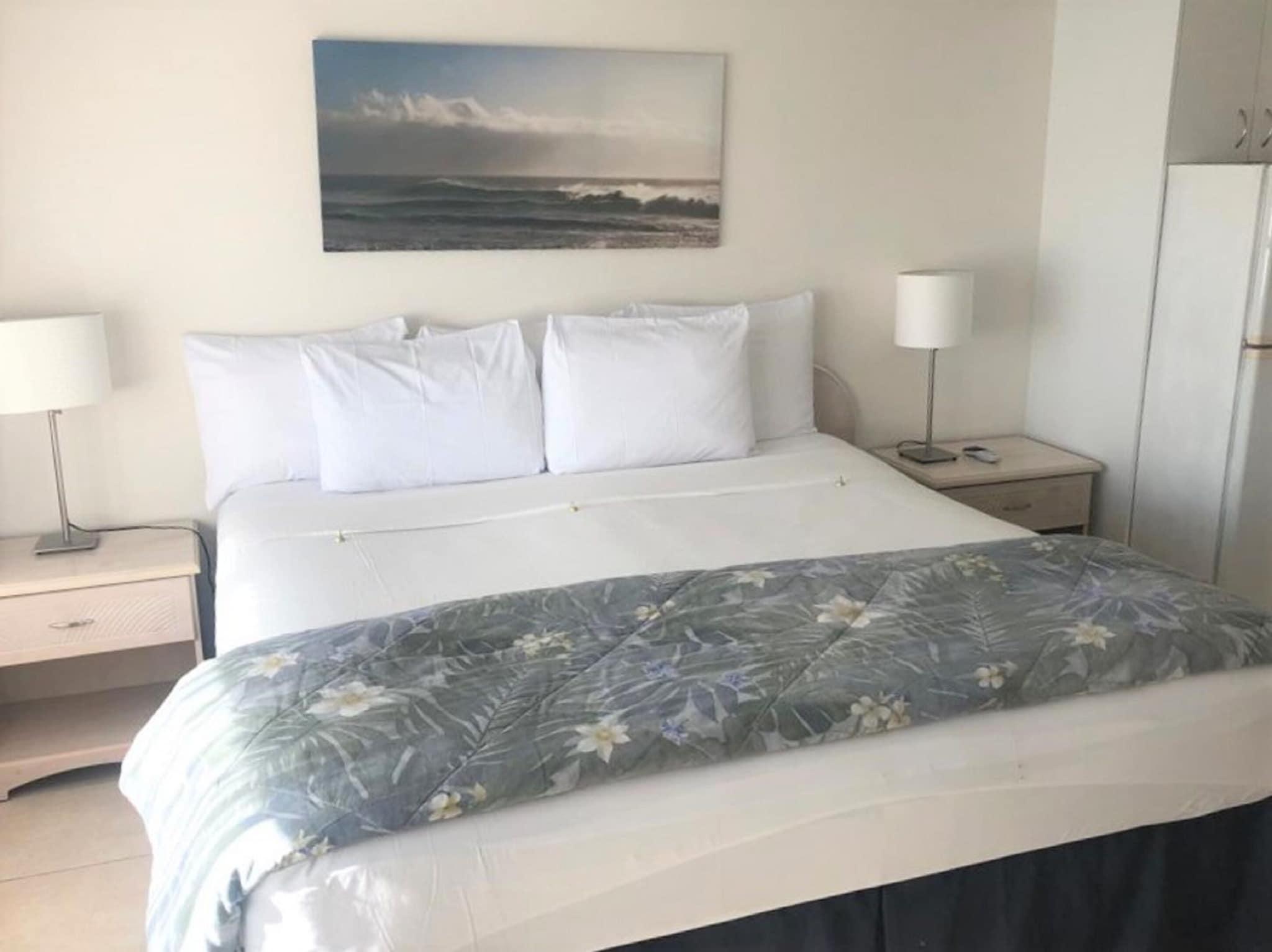 Studio City View King Bed