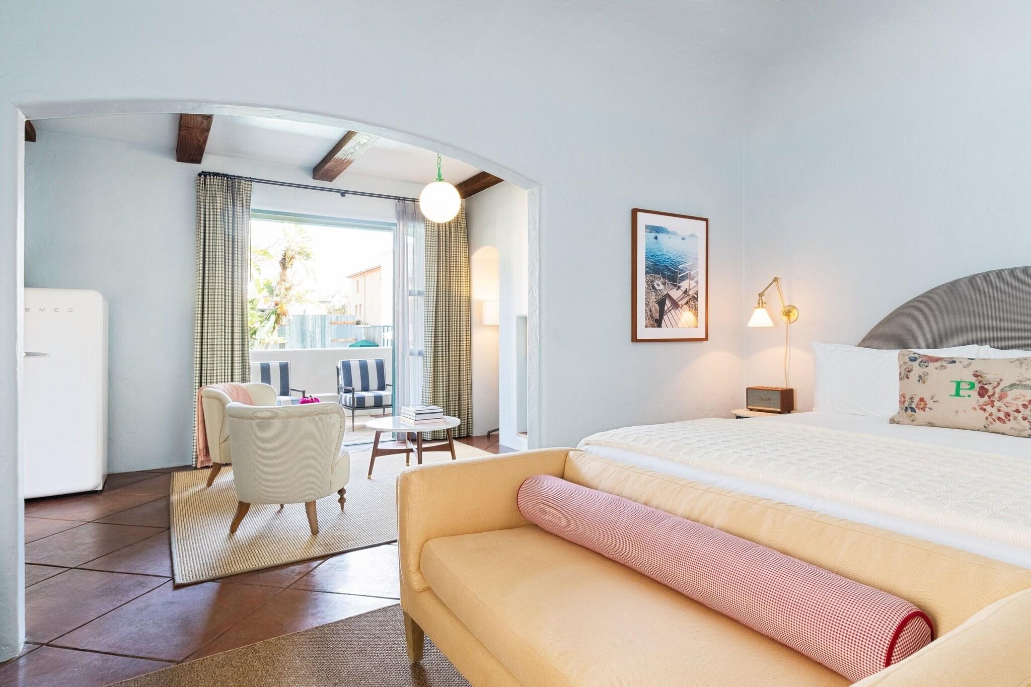 Studio Deluxe King Bed