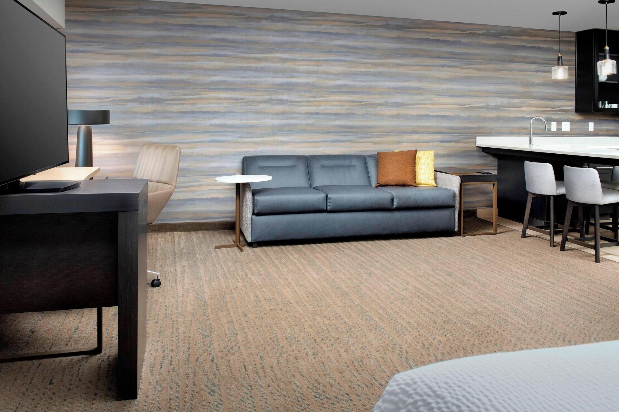 Studio Two Queen Beds