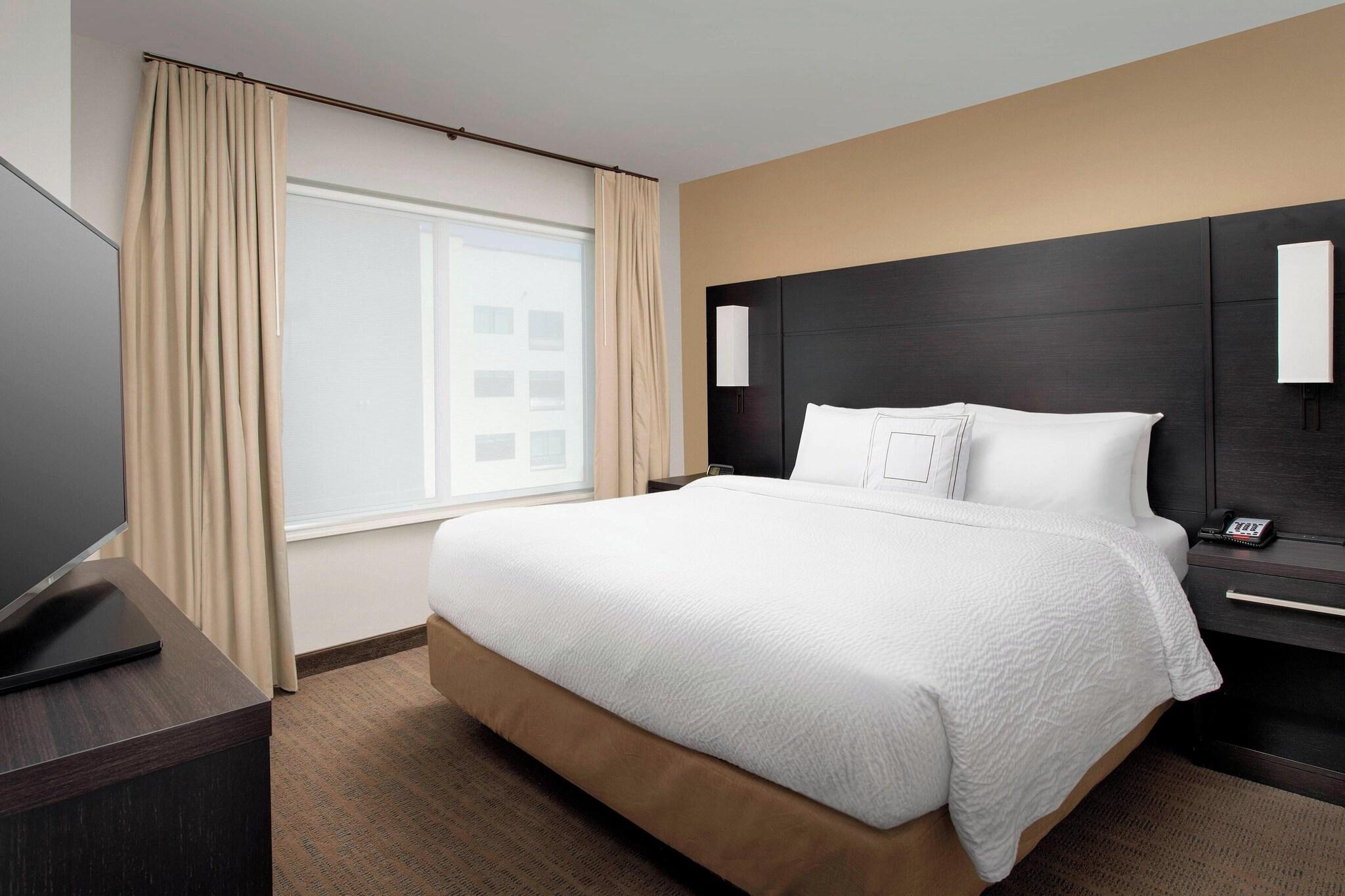 Suite King Bed One Bedroom 