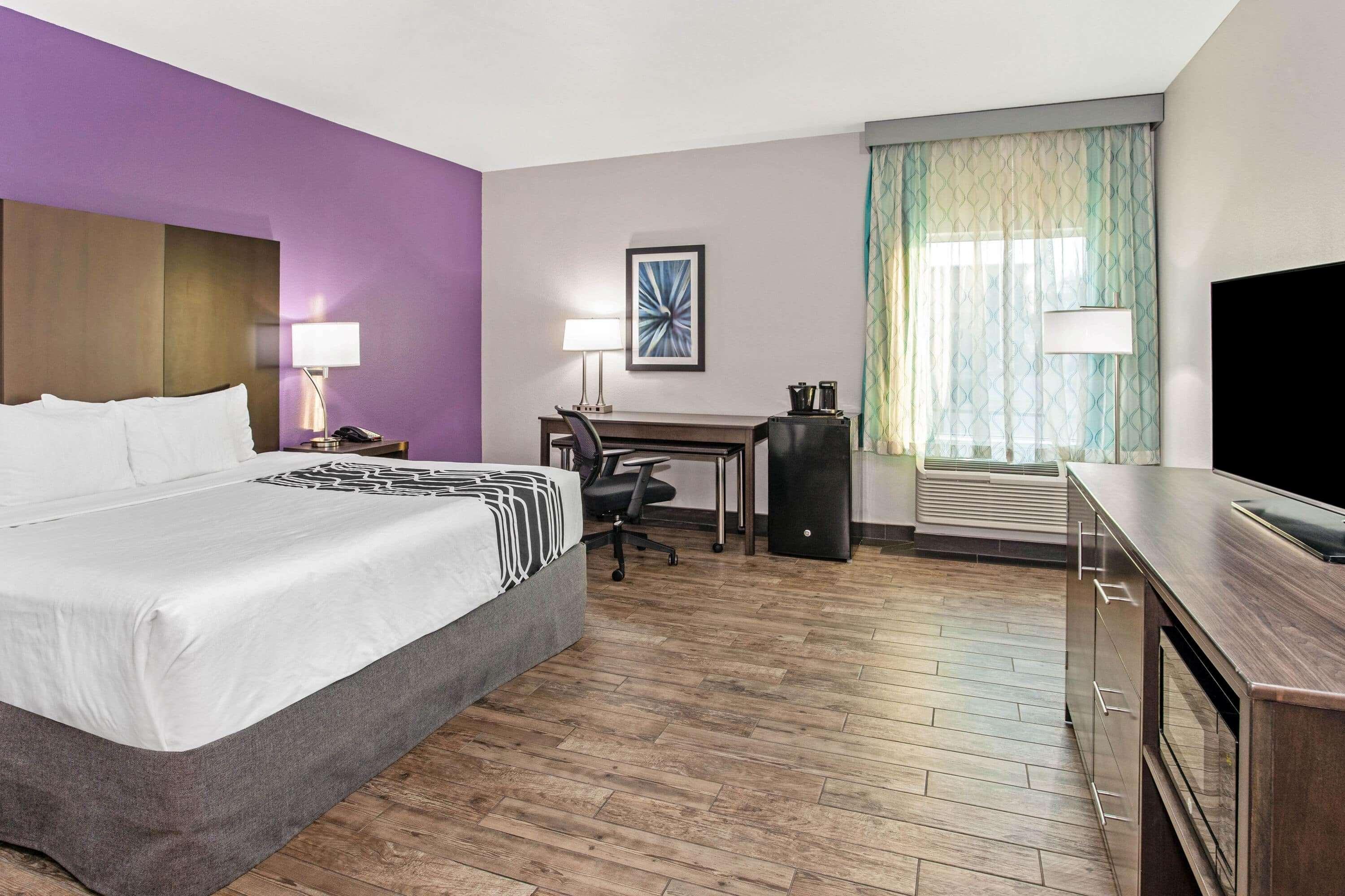 Room Accessible King Size Bed