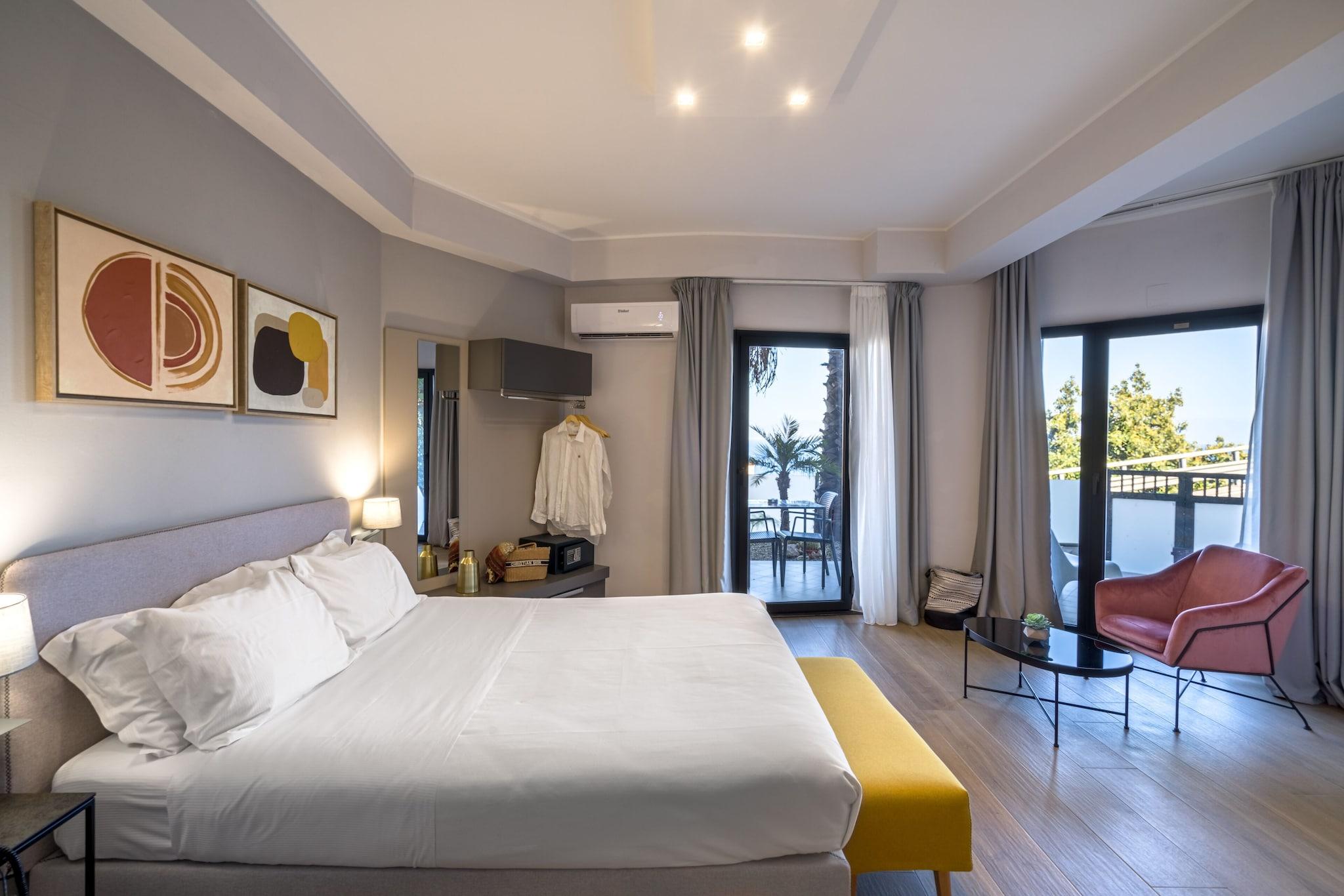 Double Partial Sea View