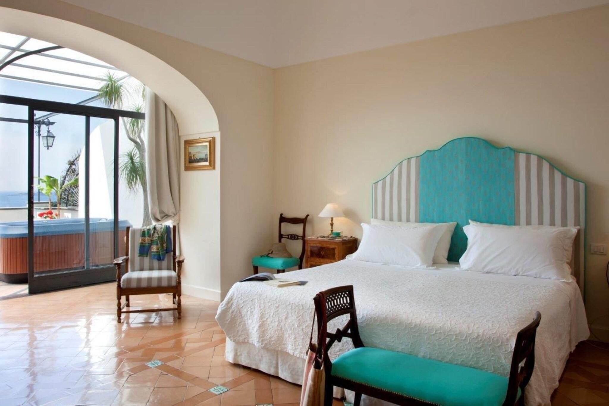 Twin Deluxe Sea View with Balcony