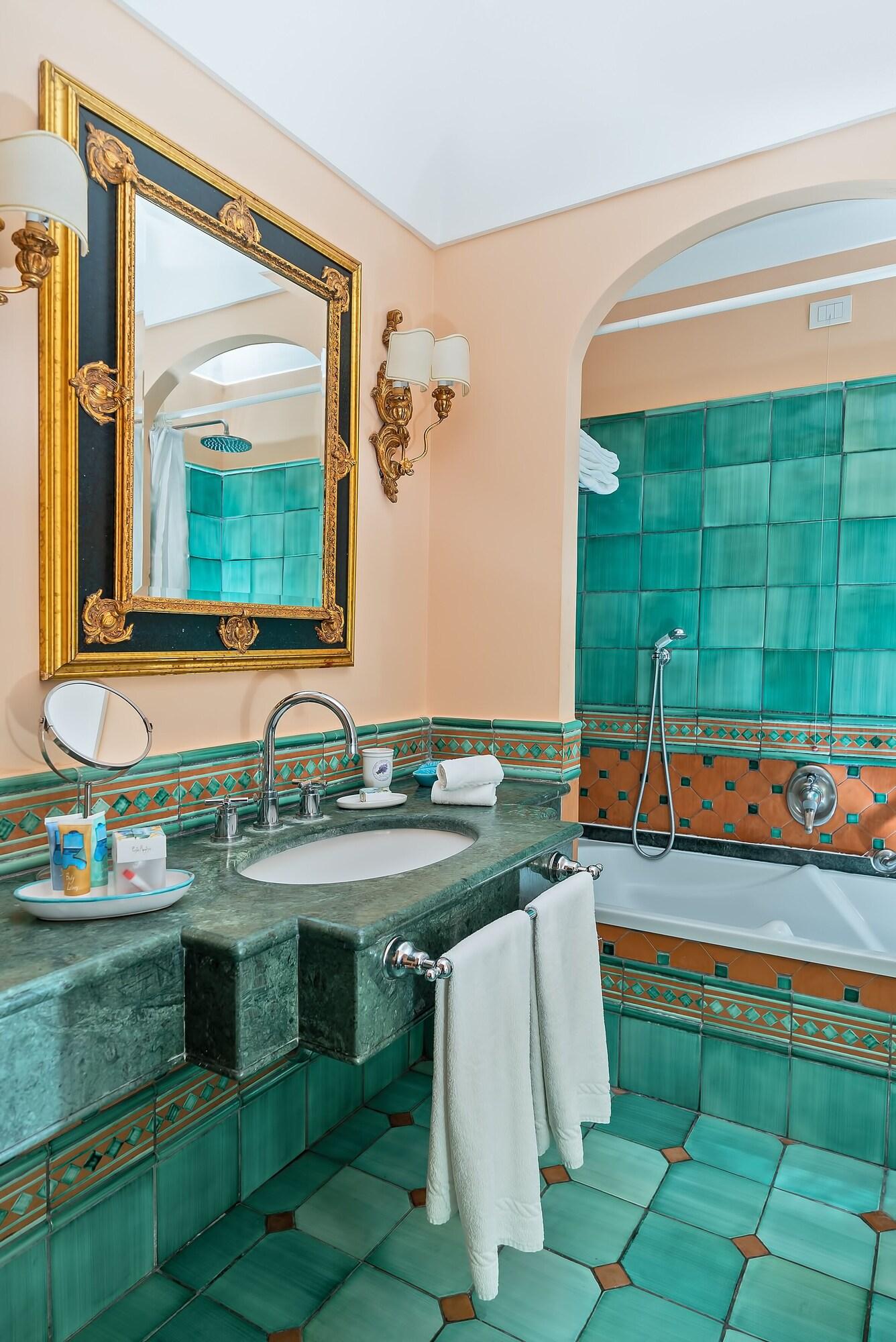 Twin Deluxe Sea View with Balcony