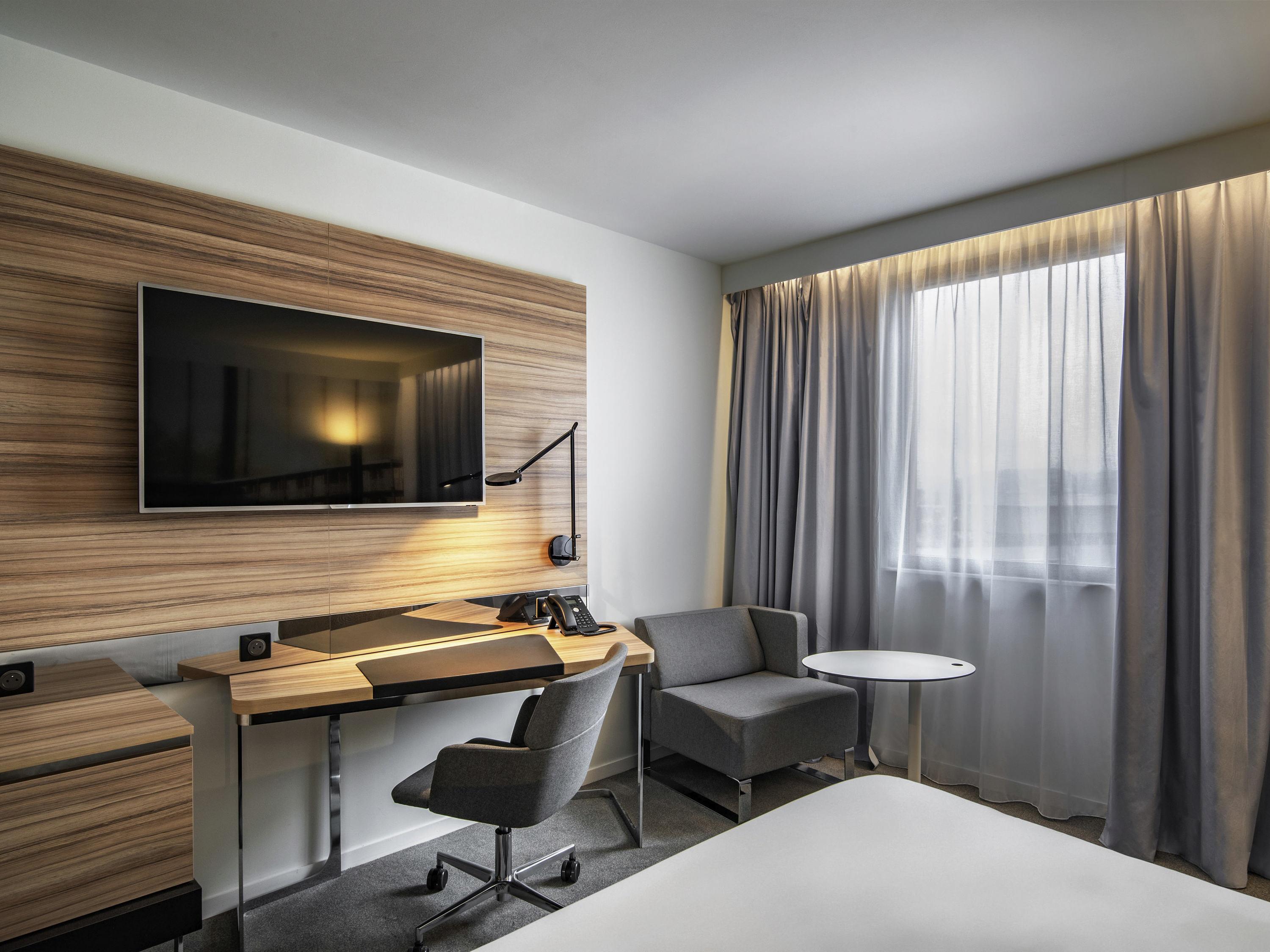 Double Classic Queen Bed