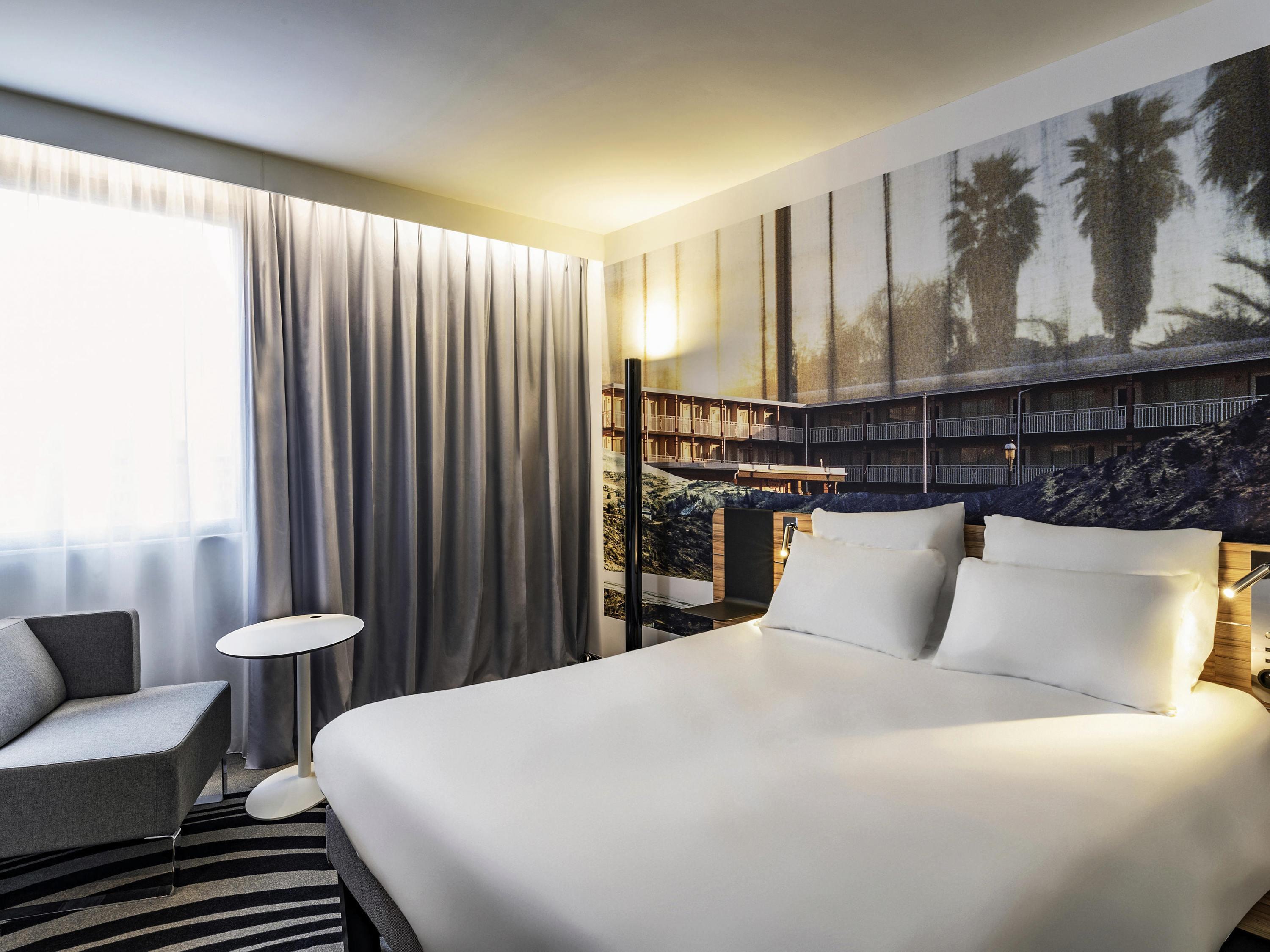 Double Classic Queen Bed