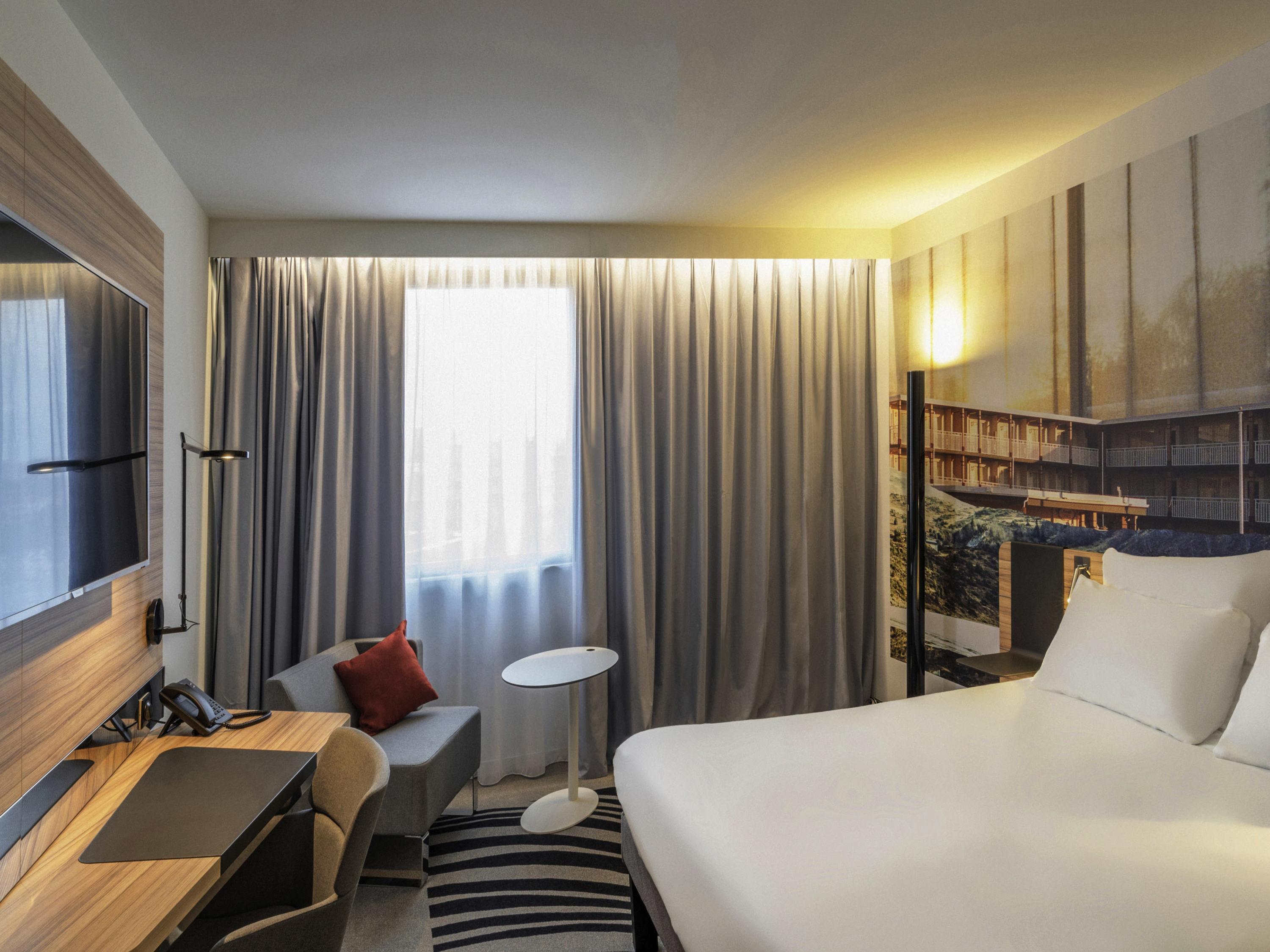 Double Classic Queen Bed