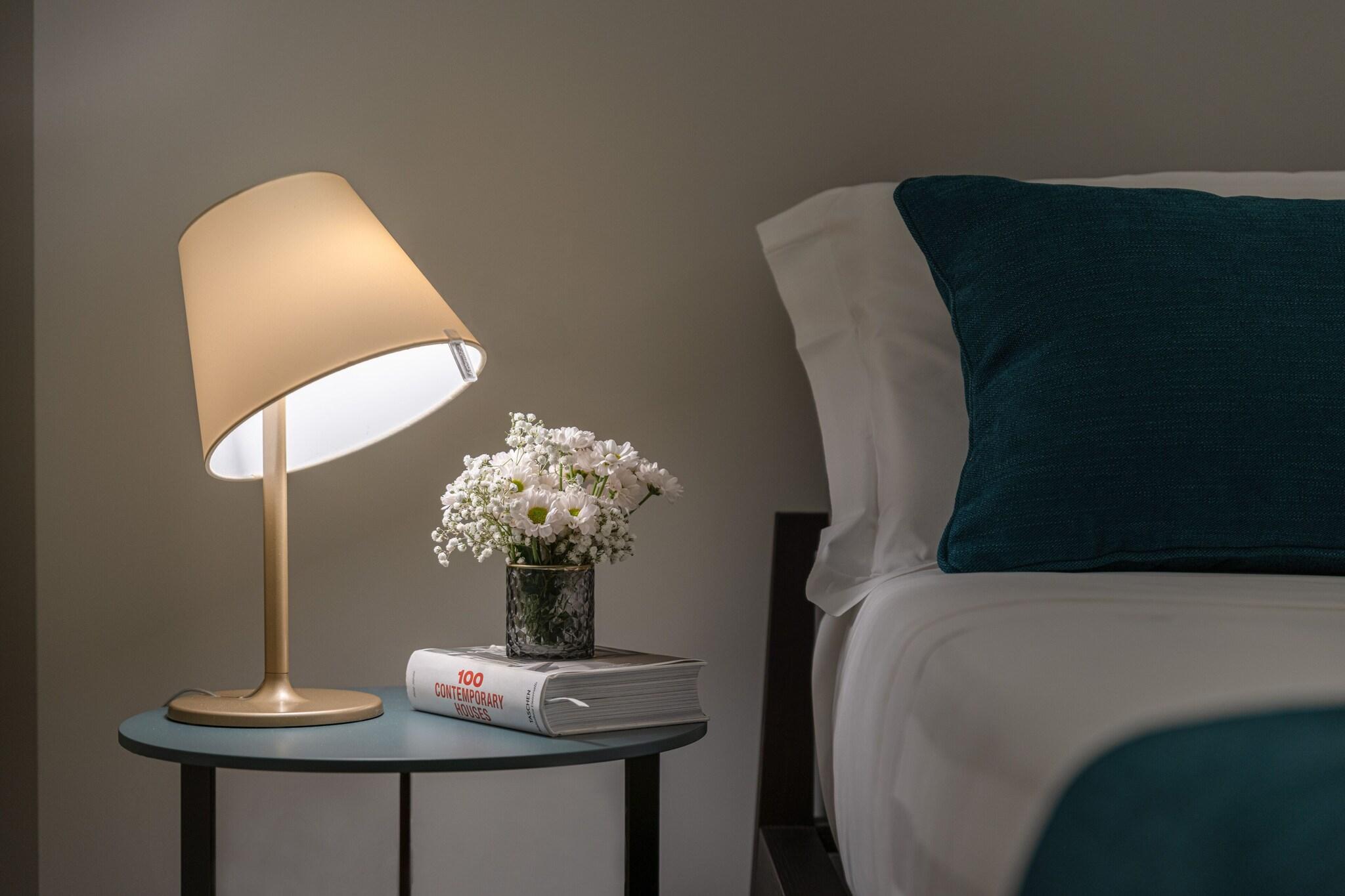 Double Classic Queen Bed