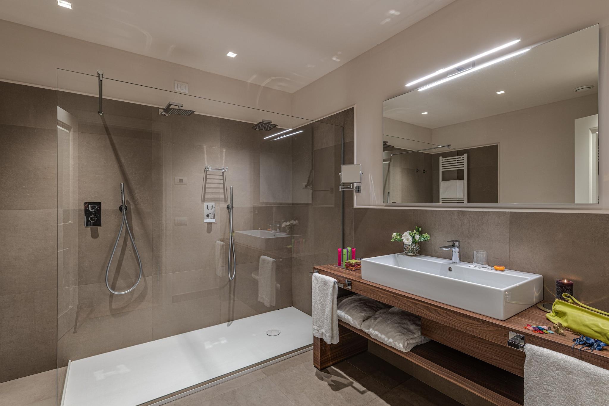 Double Deluxe King Bed