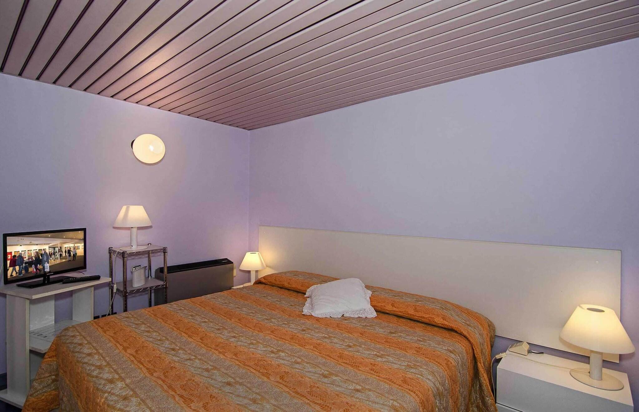 Quadruple Three Beds