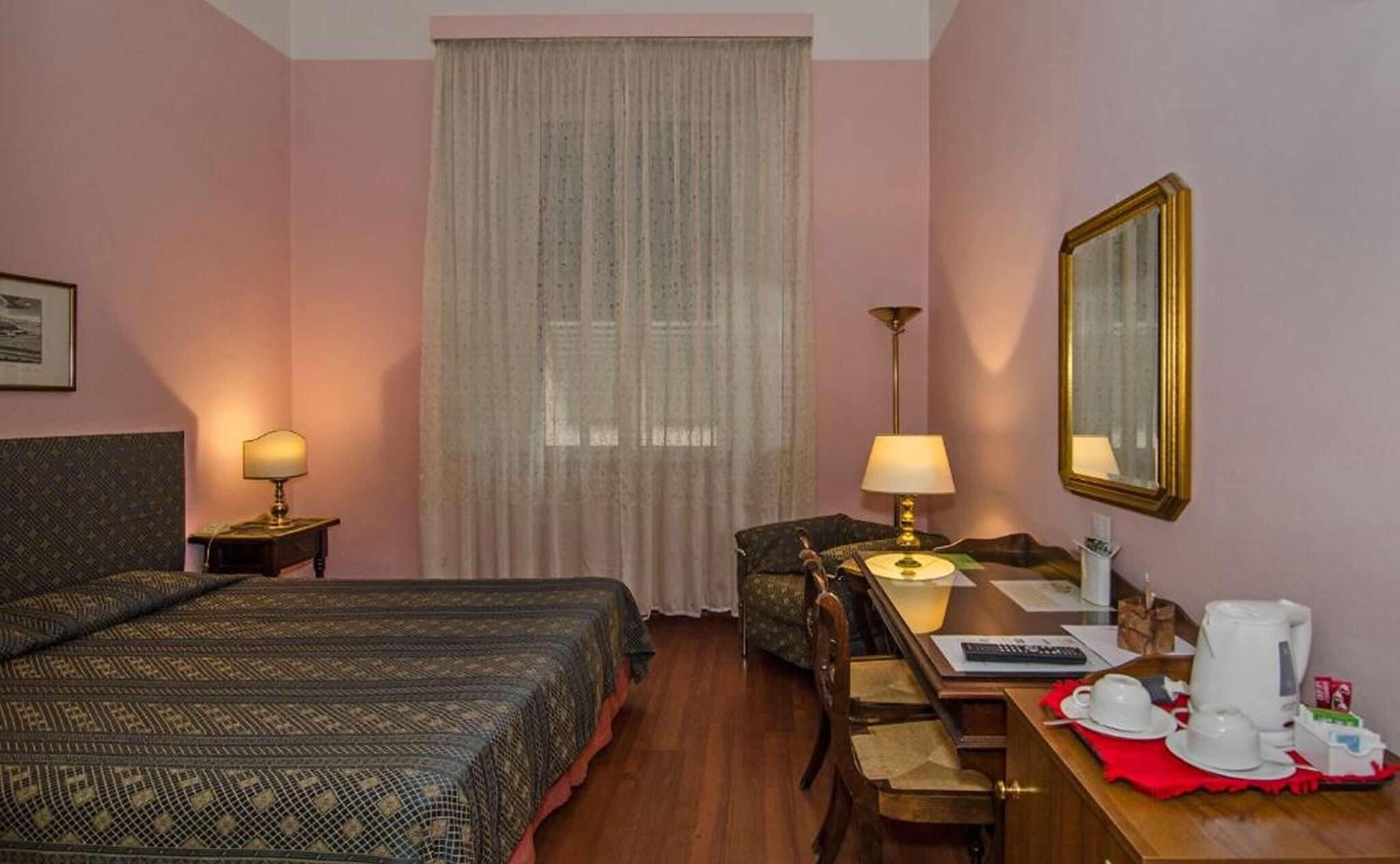 Double or Twin with Double Bed