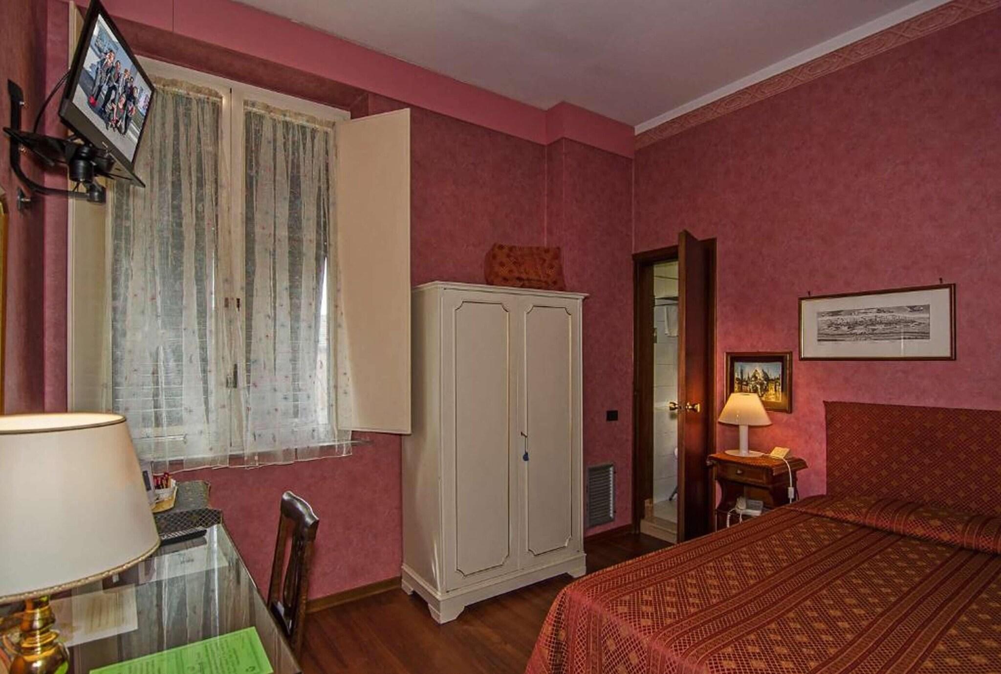 Double or Twin with Double Bed