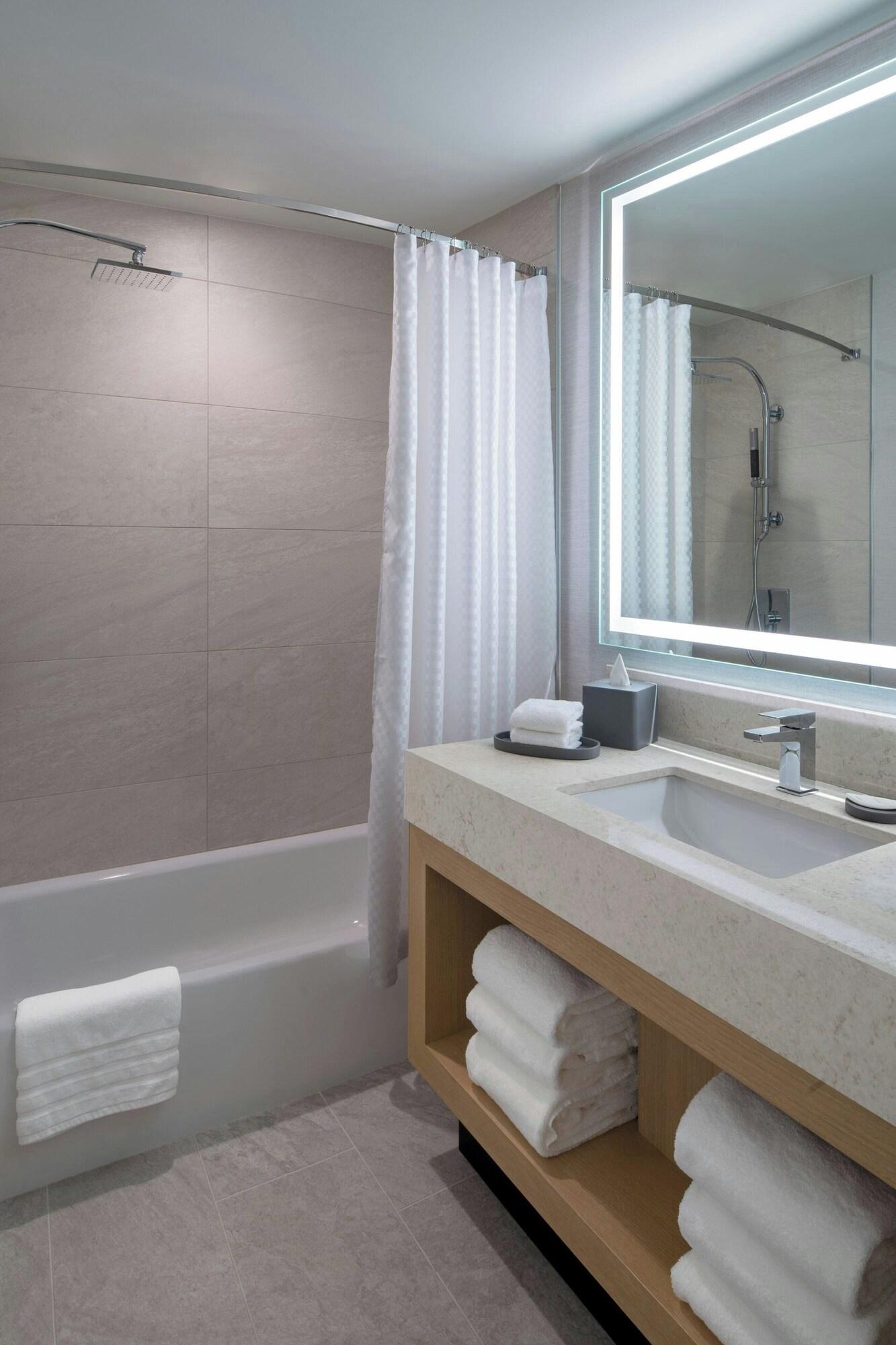 Double Deluxe Two Queen Beds