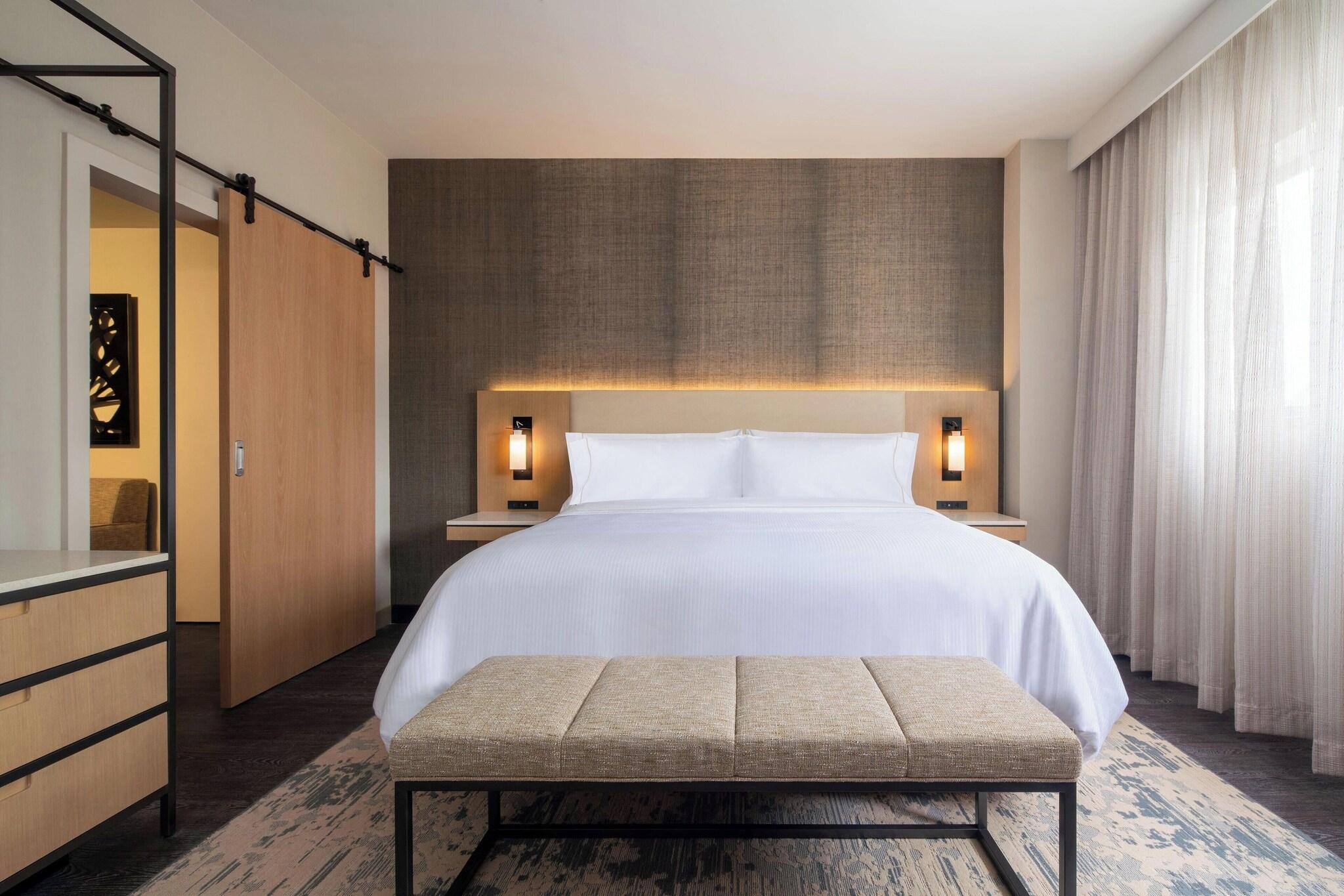 Suite King Bed One Bedroom 