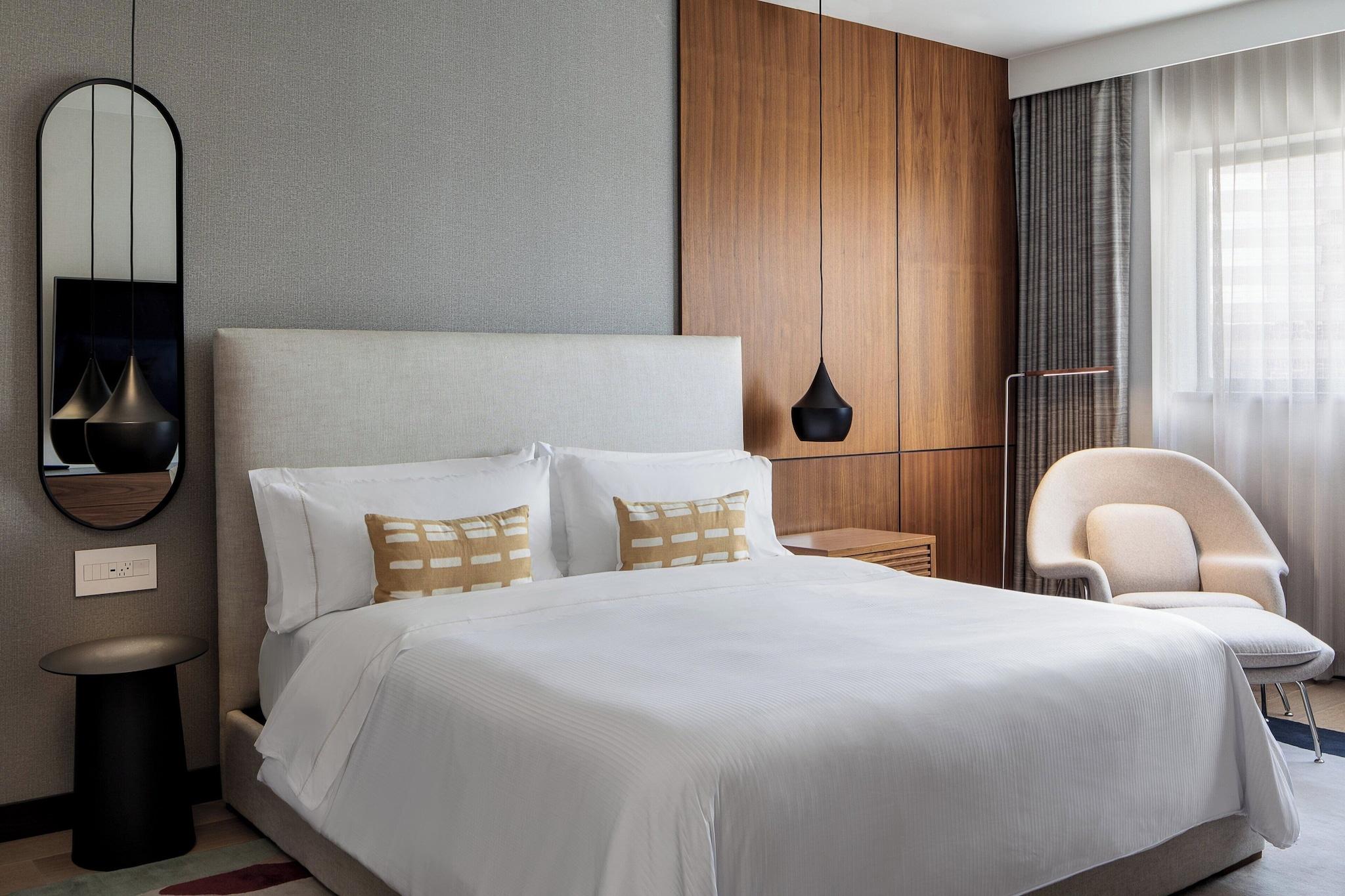 Suite King Bed One Bedroom 