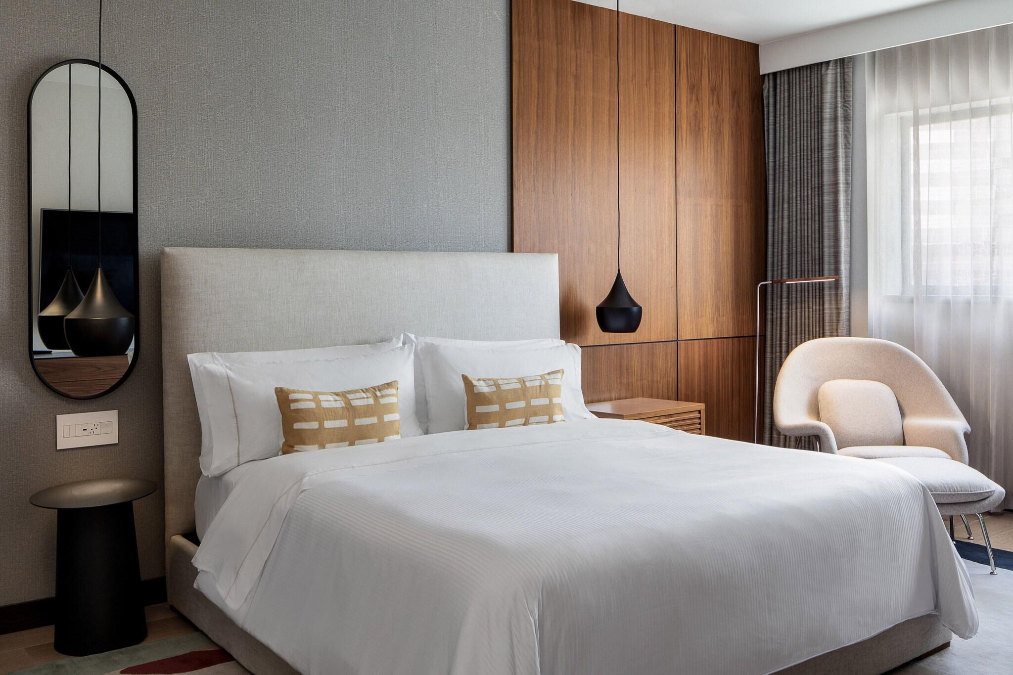 Double Deluxe King Bed