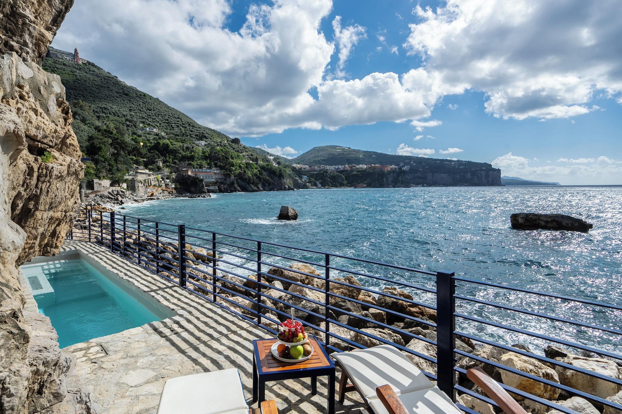 Studio Sea View with Private Pool