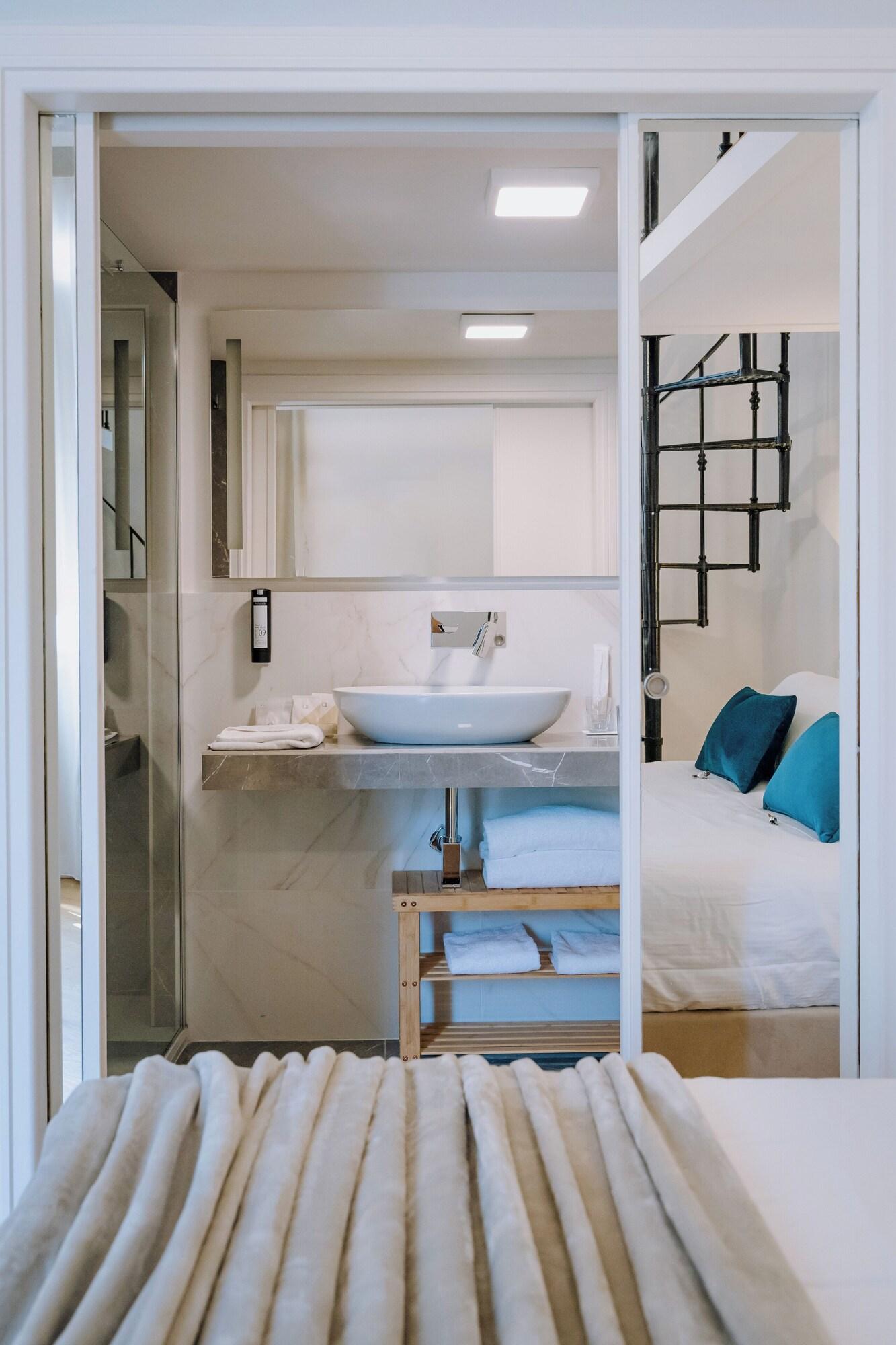 Double or Twin Queen Size Bed