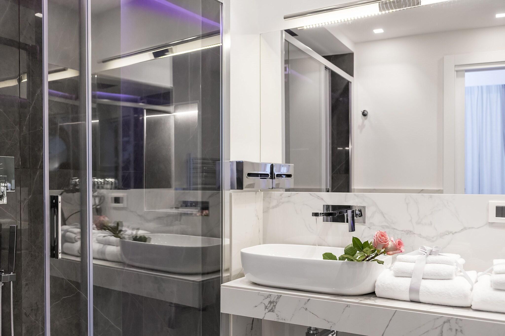 Double or Twin Superior Queen Bed