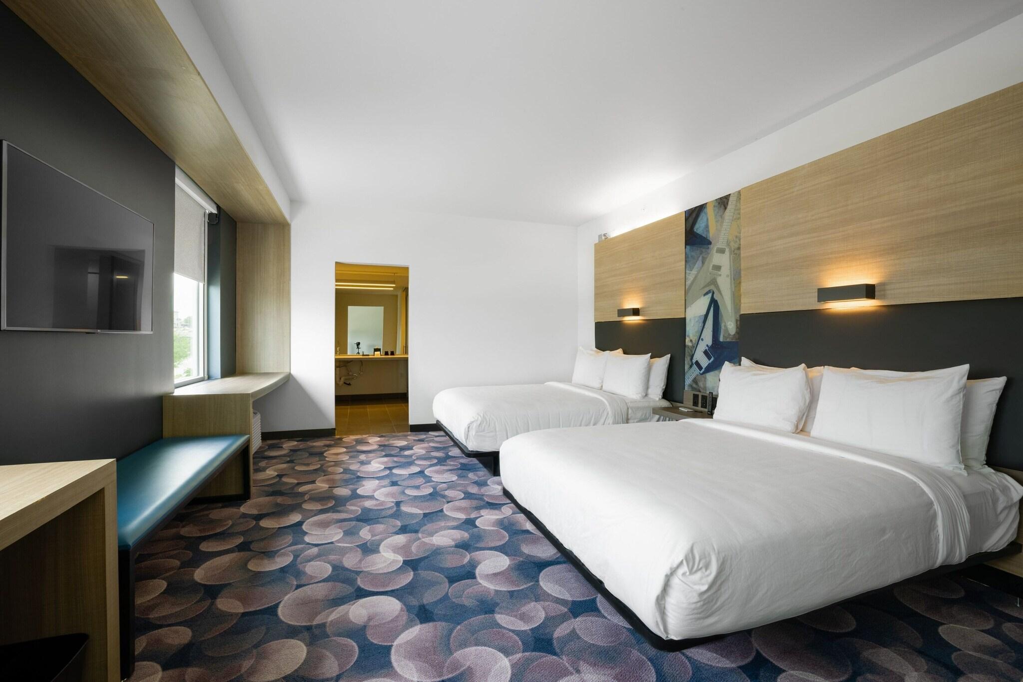 Quadruple Two Queen Beds