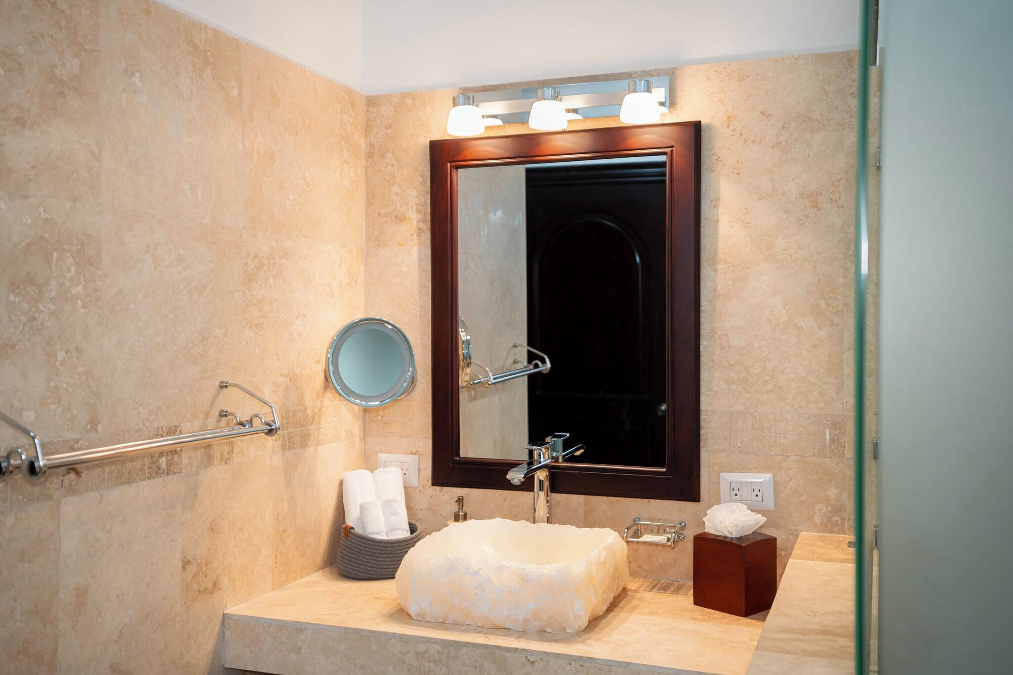 Junior Suite Garden View King Bed