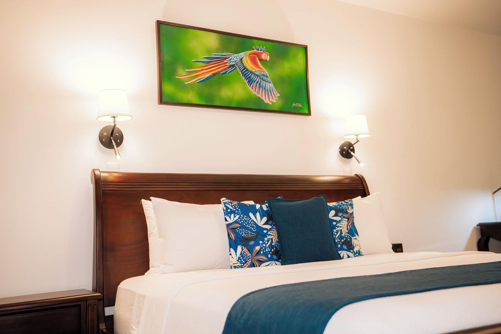 Junior Suite Garden View King Bed