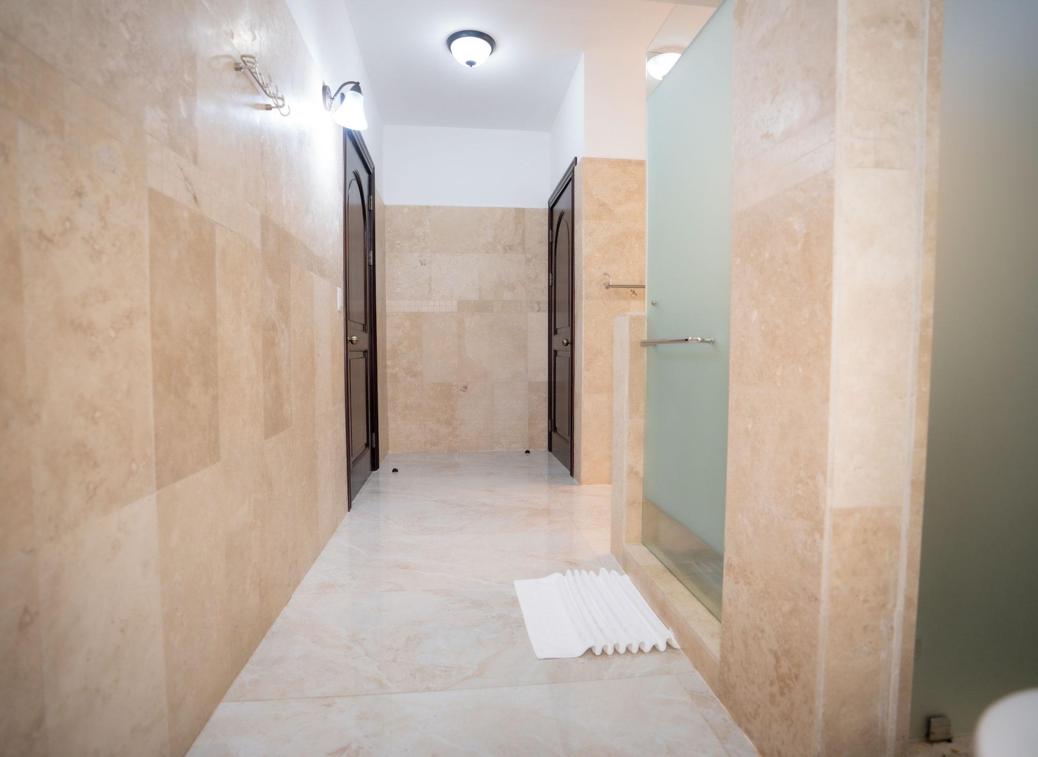 Junior Suite Garden View King Bed