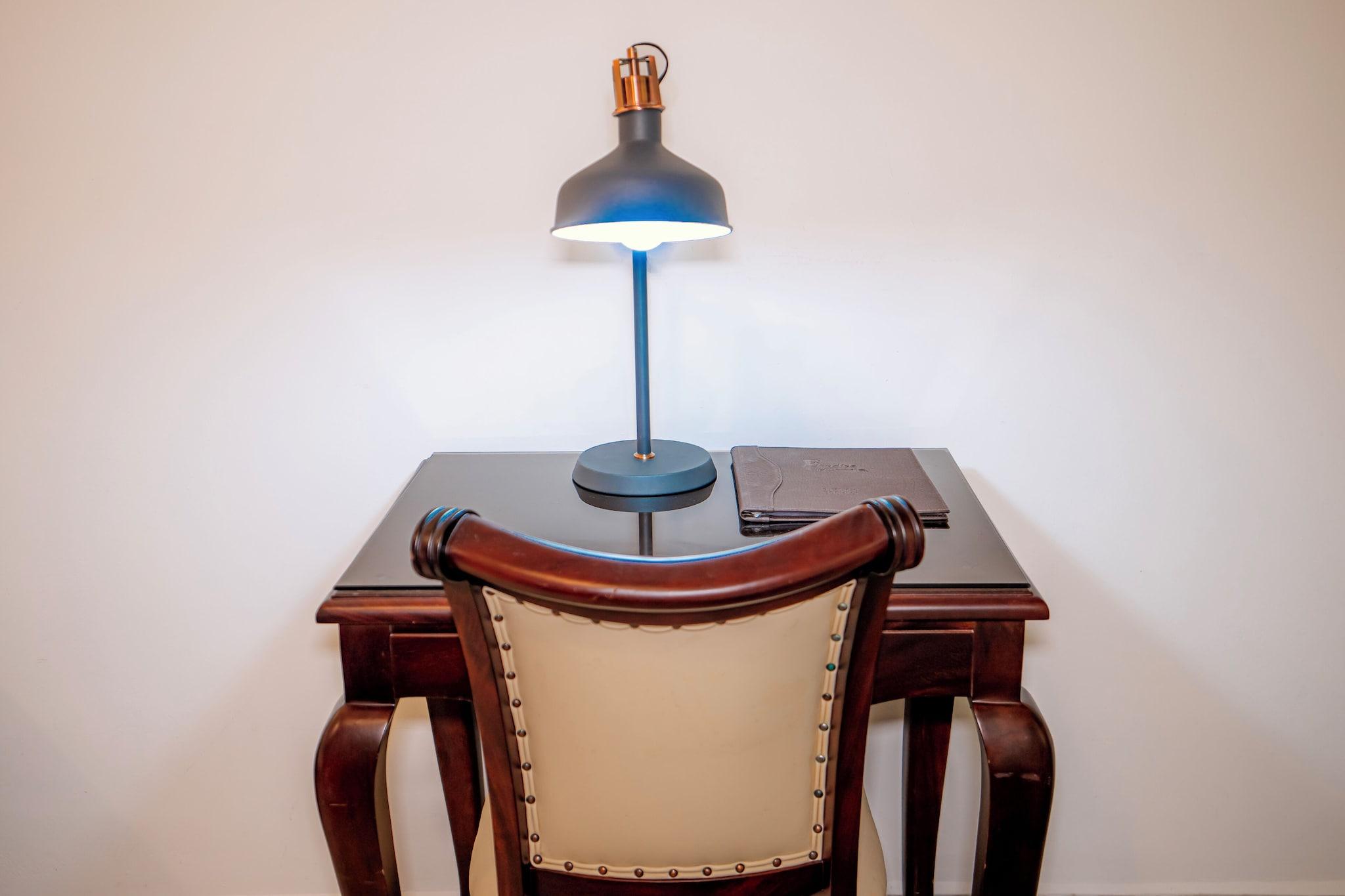 Junior Suite Garden View King Bed