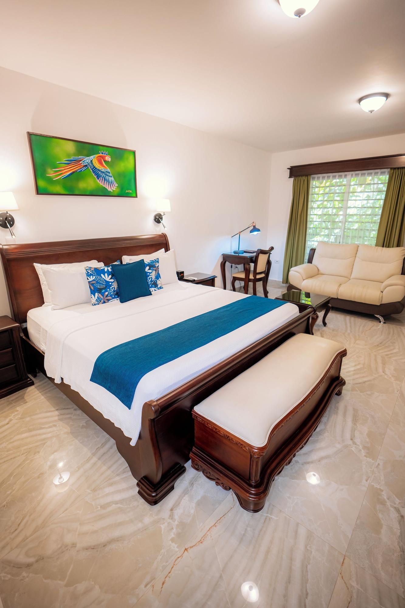 Junior Suite Garden View King Bed