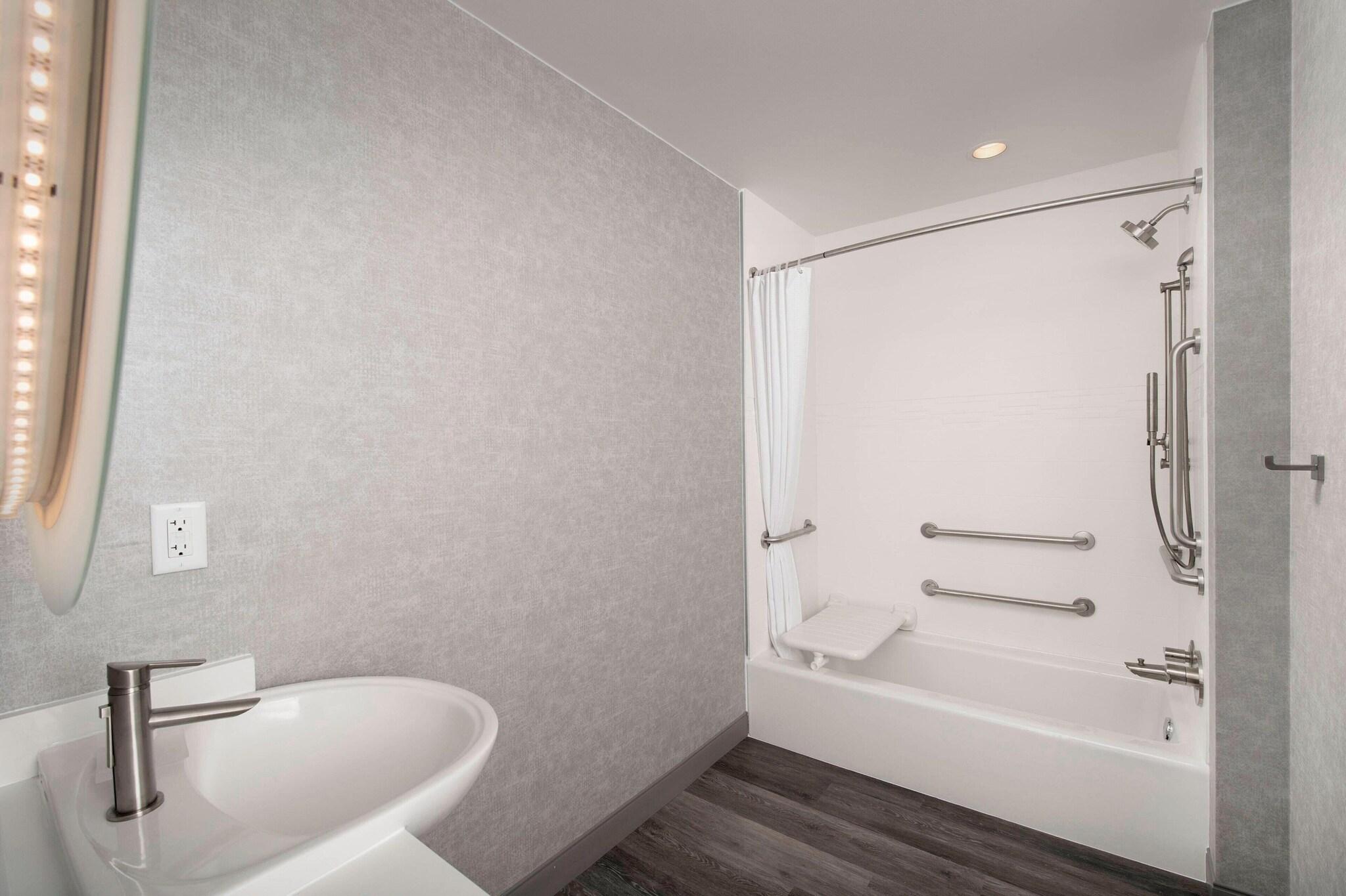 Suite City View Two Queen Beds