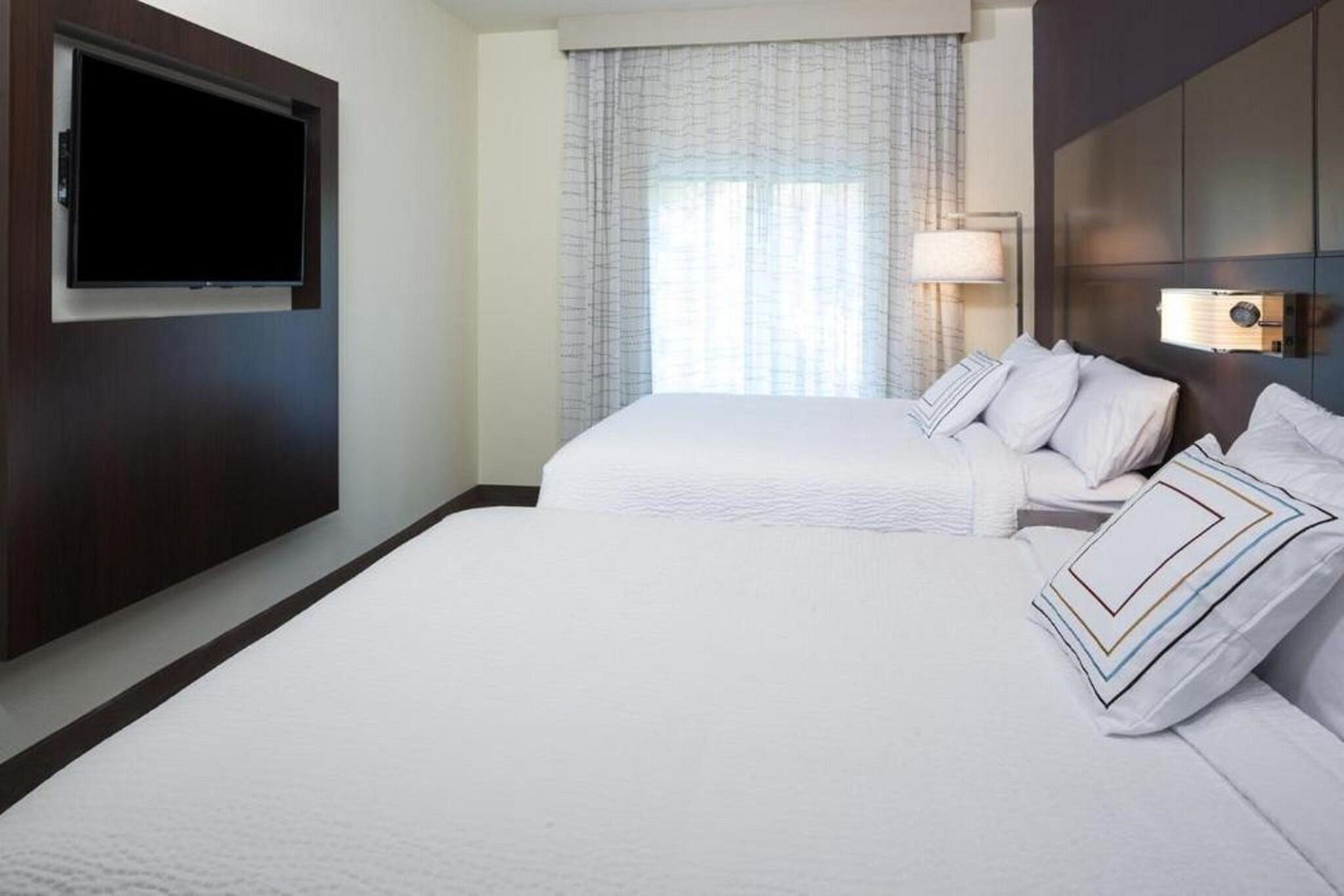 Suite Two Queen Beds One Bedroom