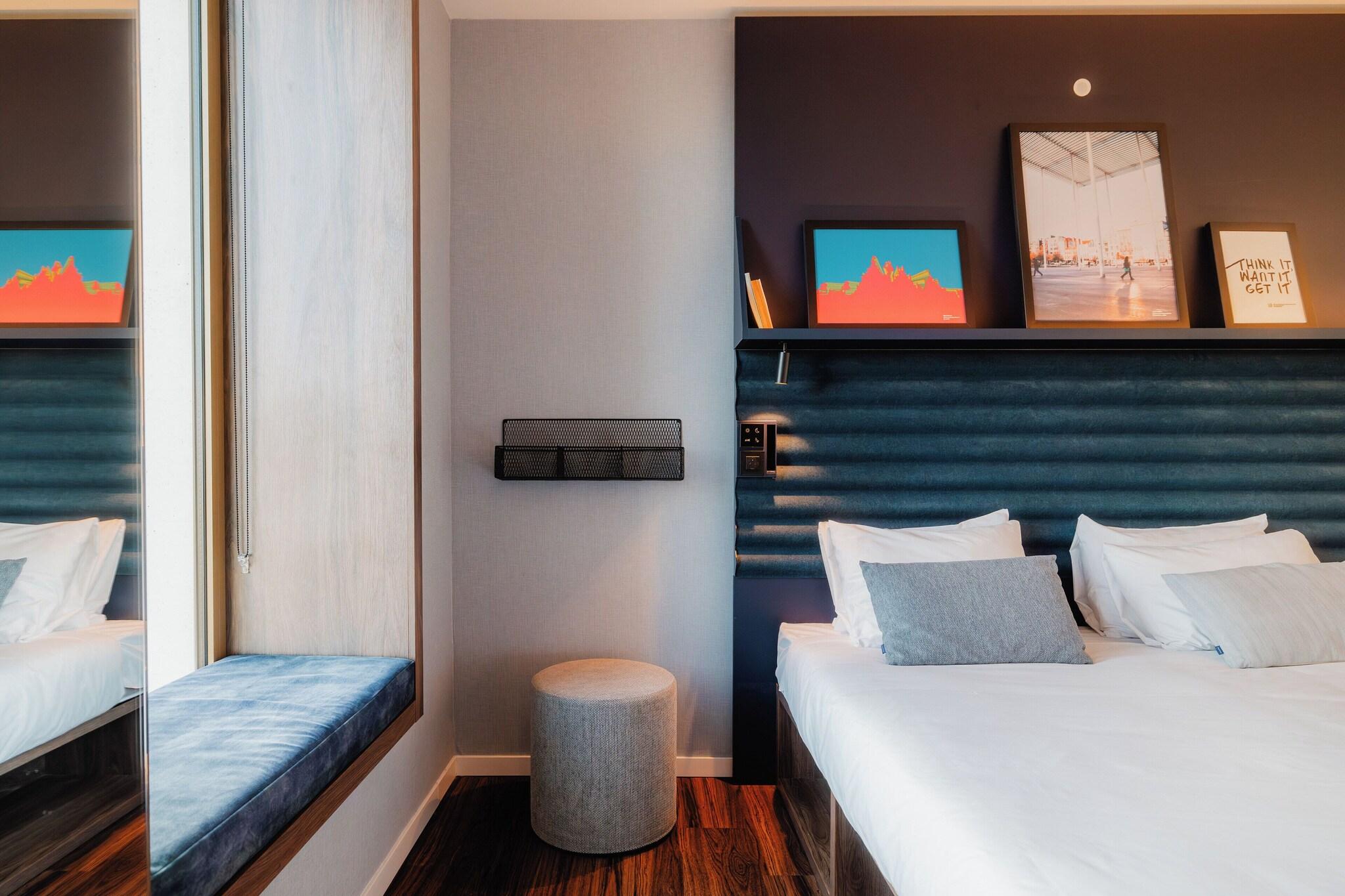 Double Queen Size Bed