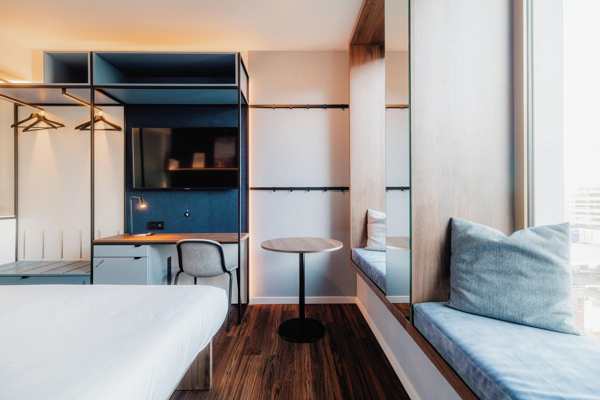 Double Queen Size Bed