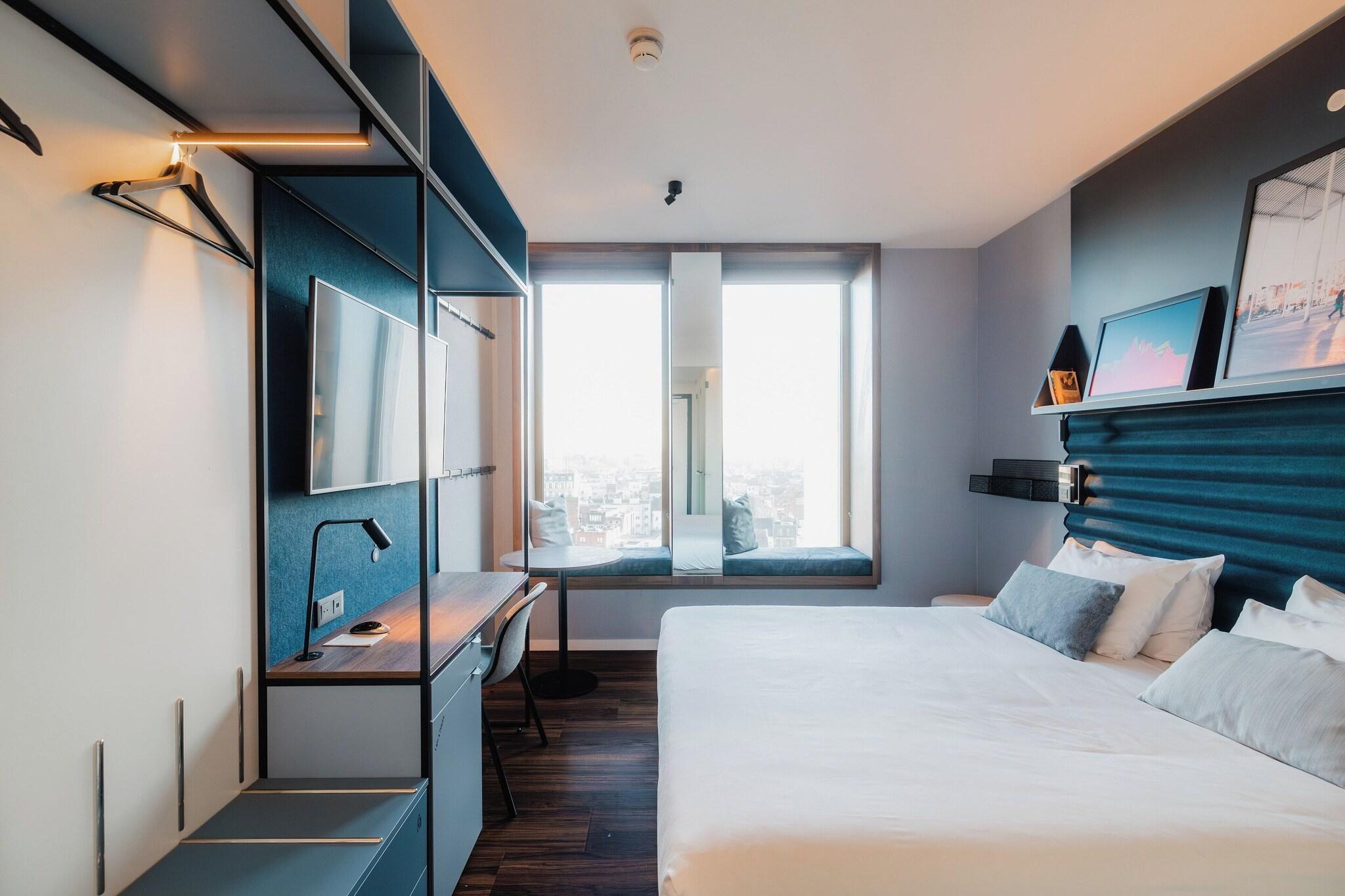 Double Queen Size Bed