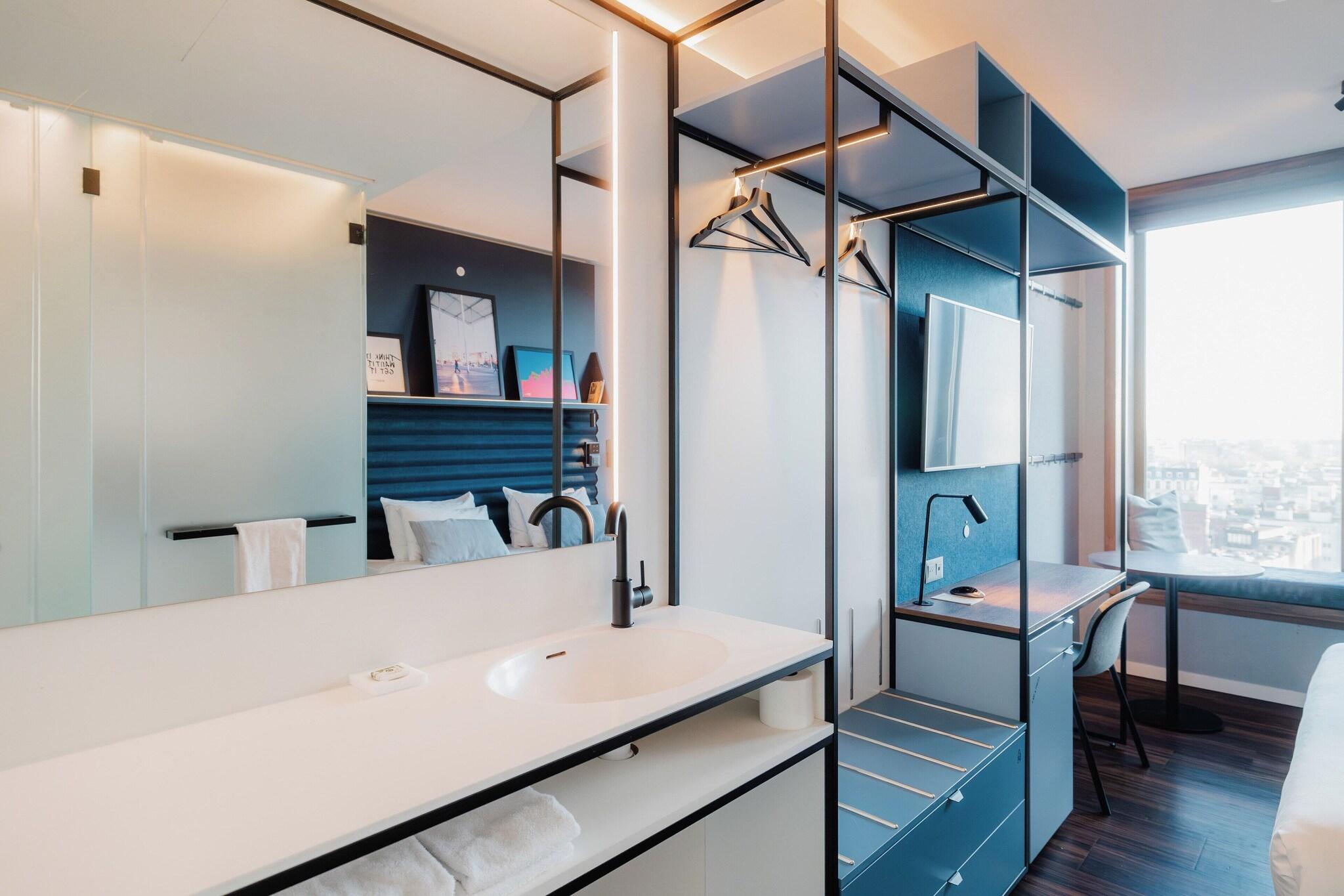 Double Queen Size Bed