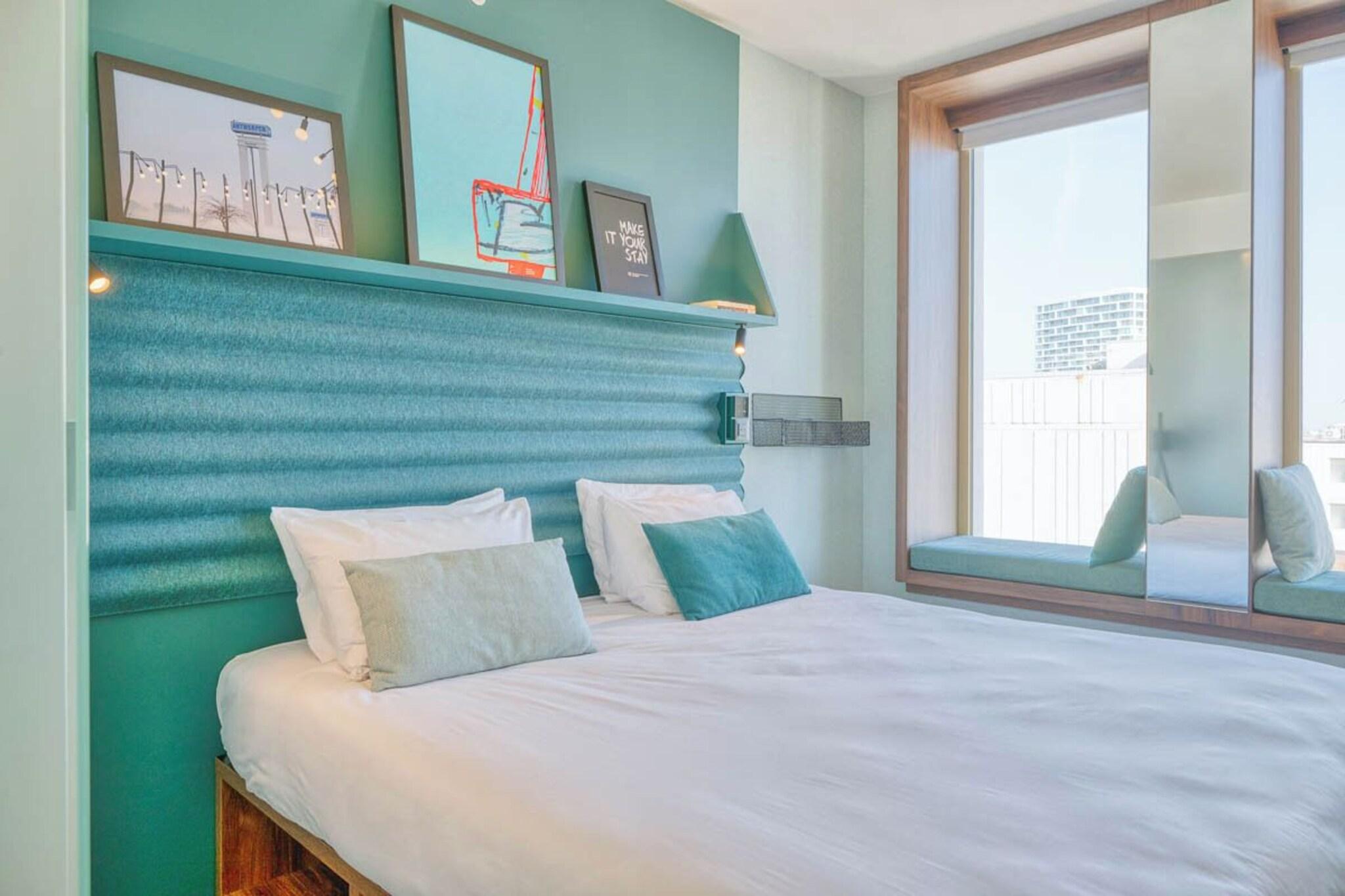 Double Queen Size Bed