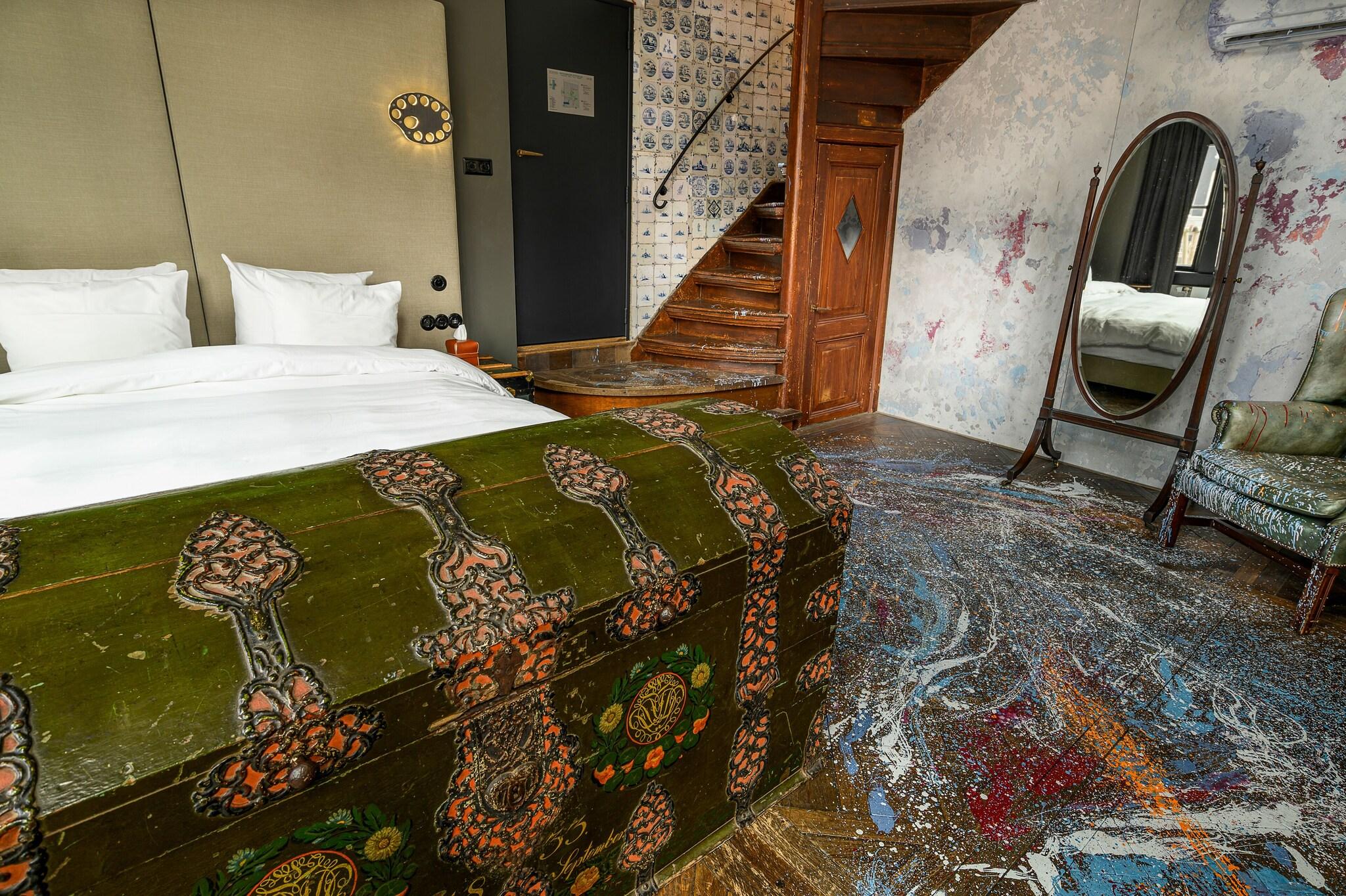 Double King Size Bed