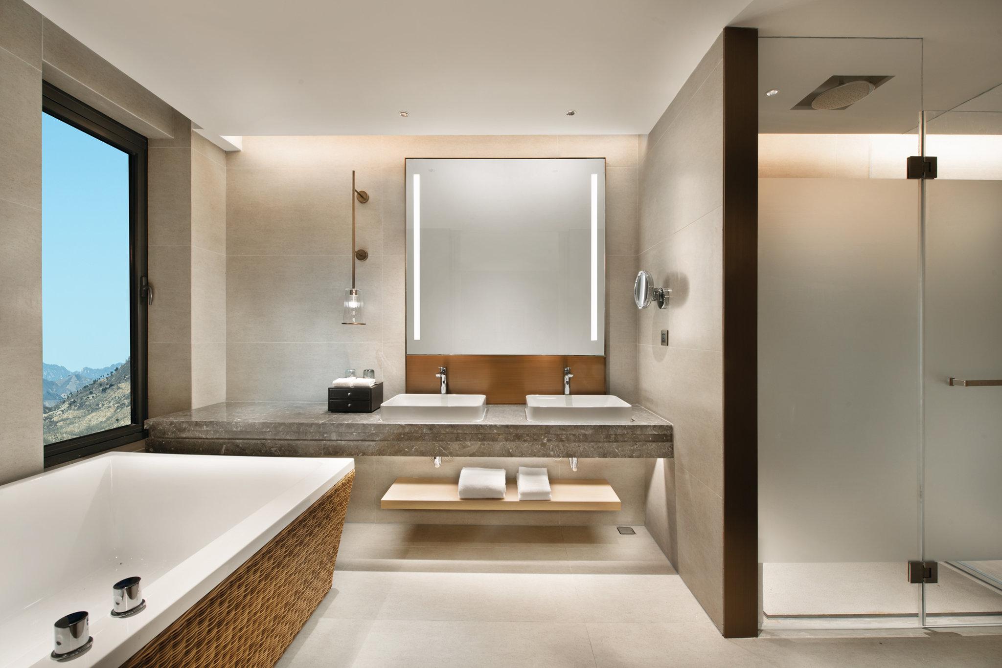 Double King Bed One Bedroom 