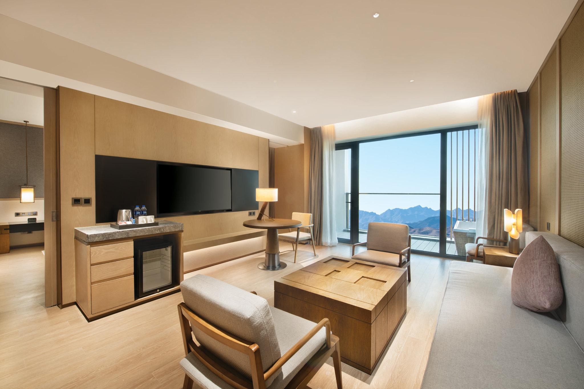 Suite King Bed One Bedroom 