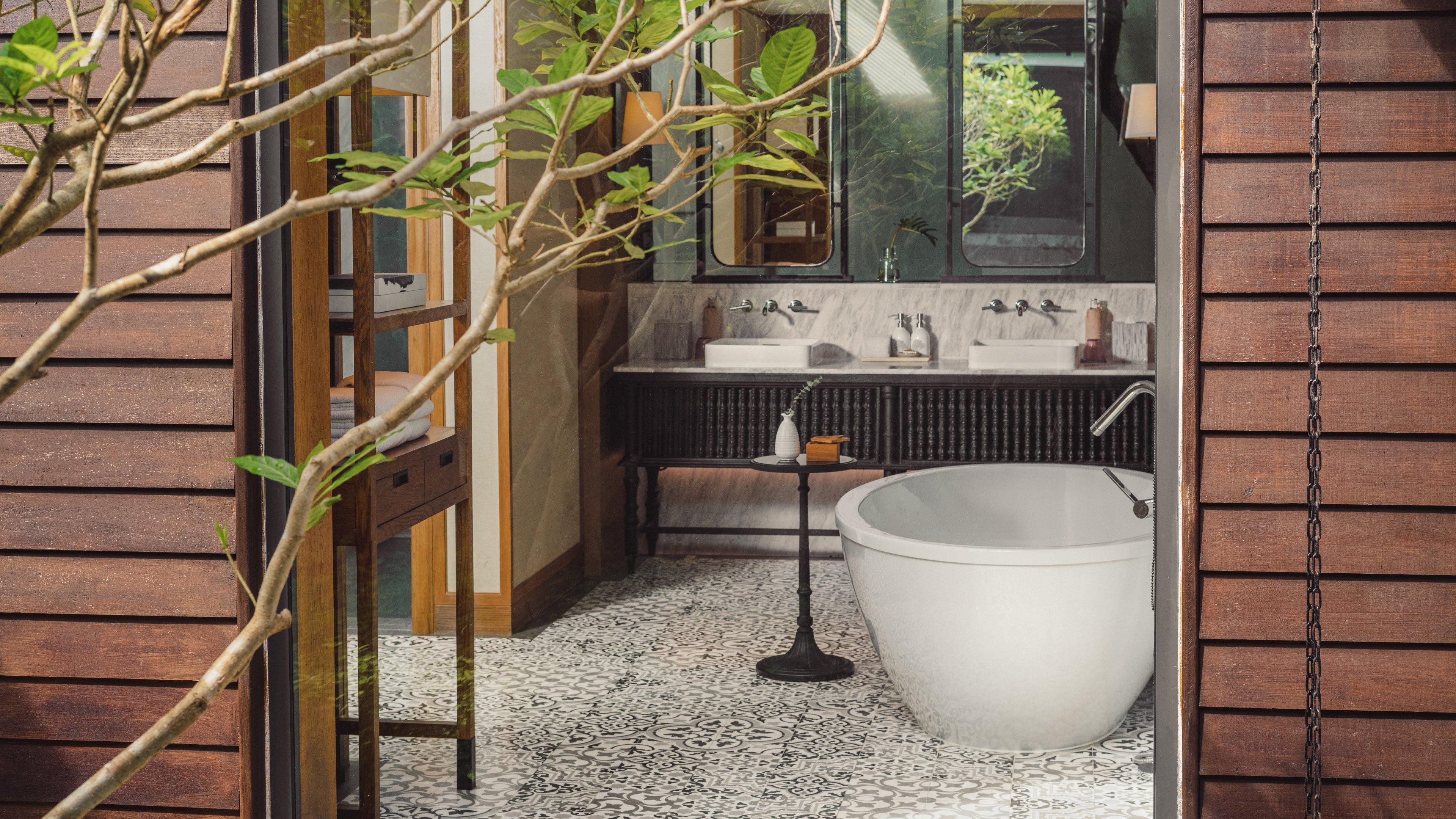 Villa Ocean Front King Bed