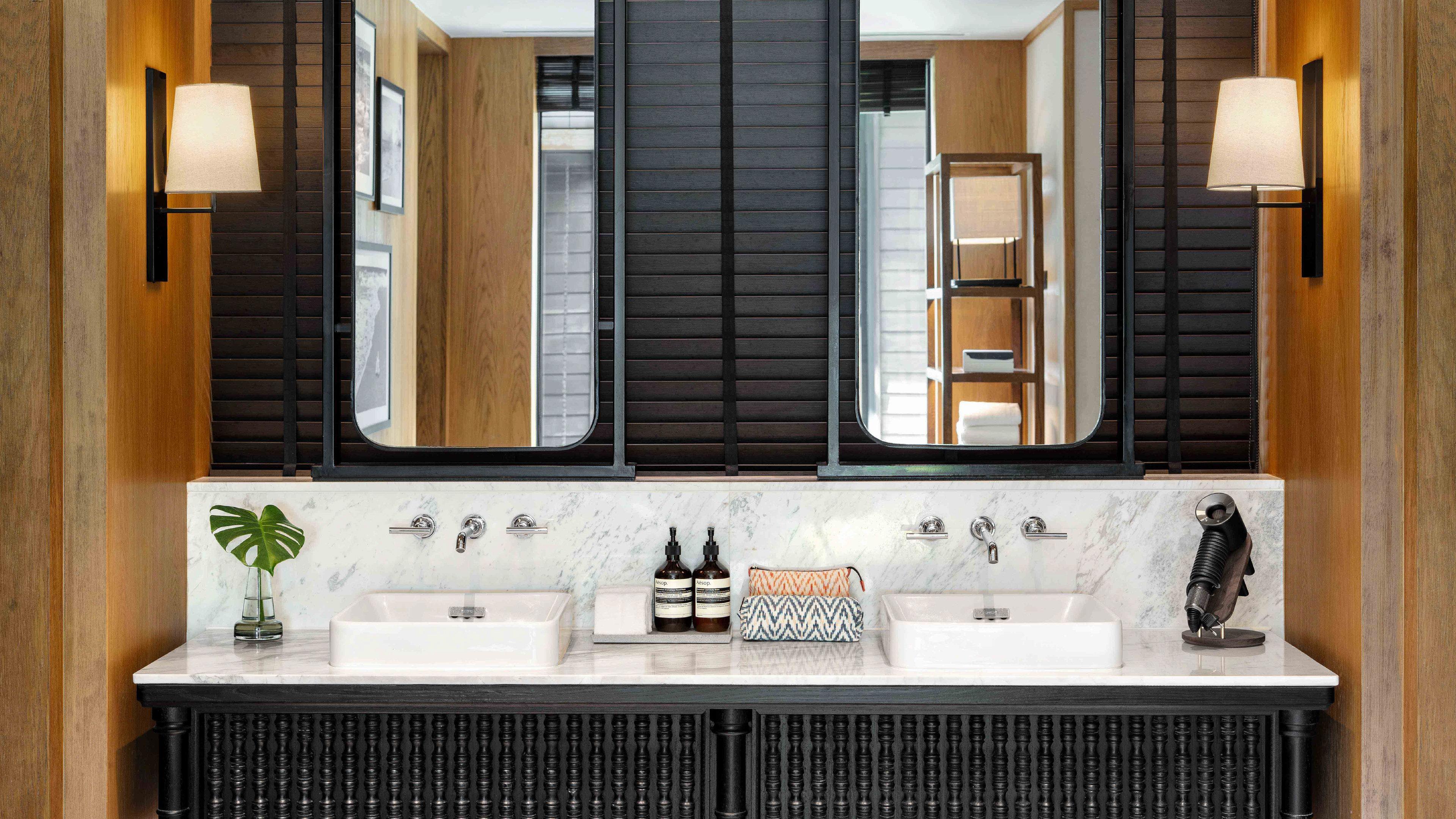 Villa Ocean Front King Bed