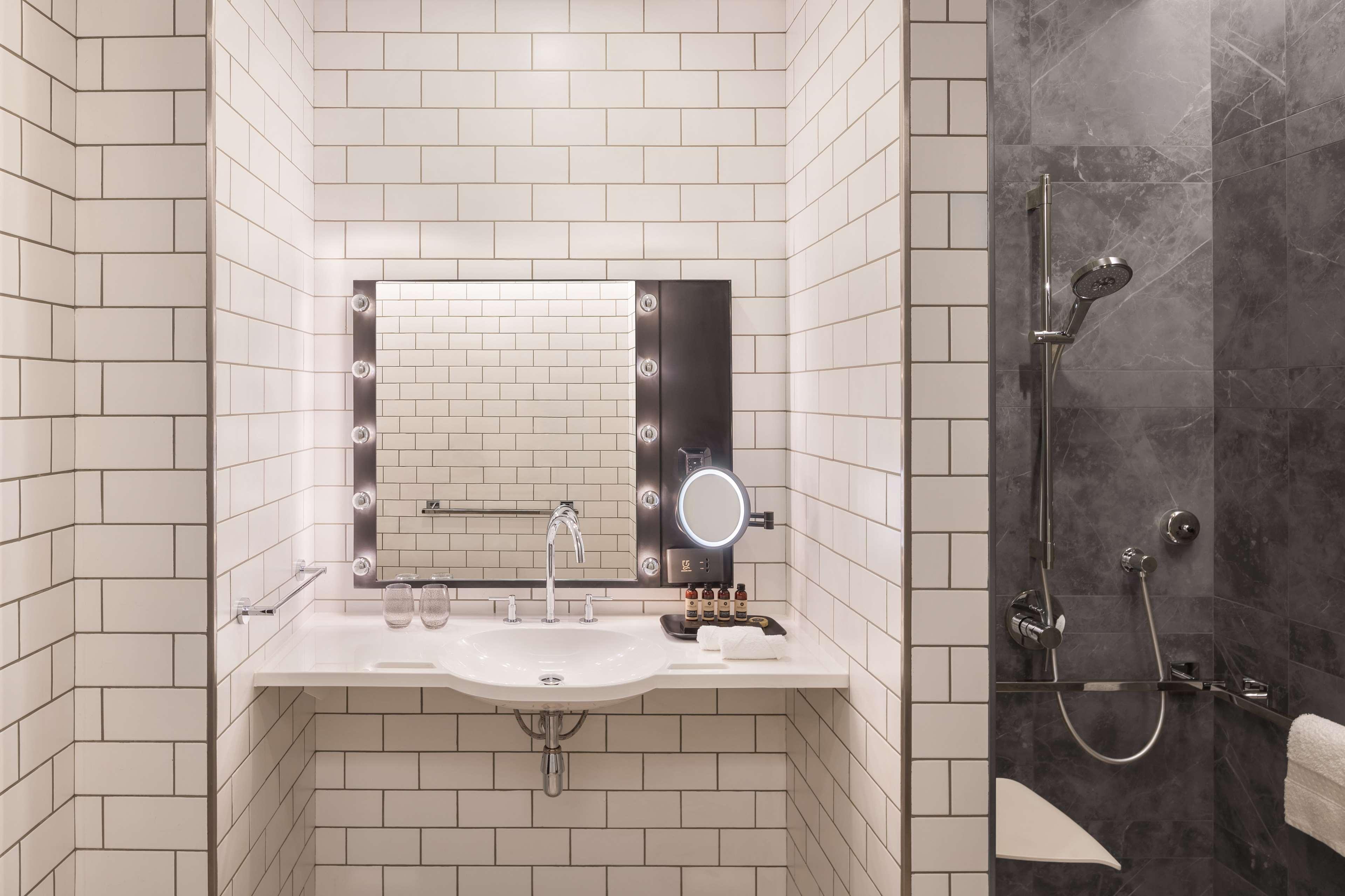 Double Accessible King Size Bed