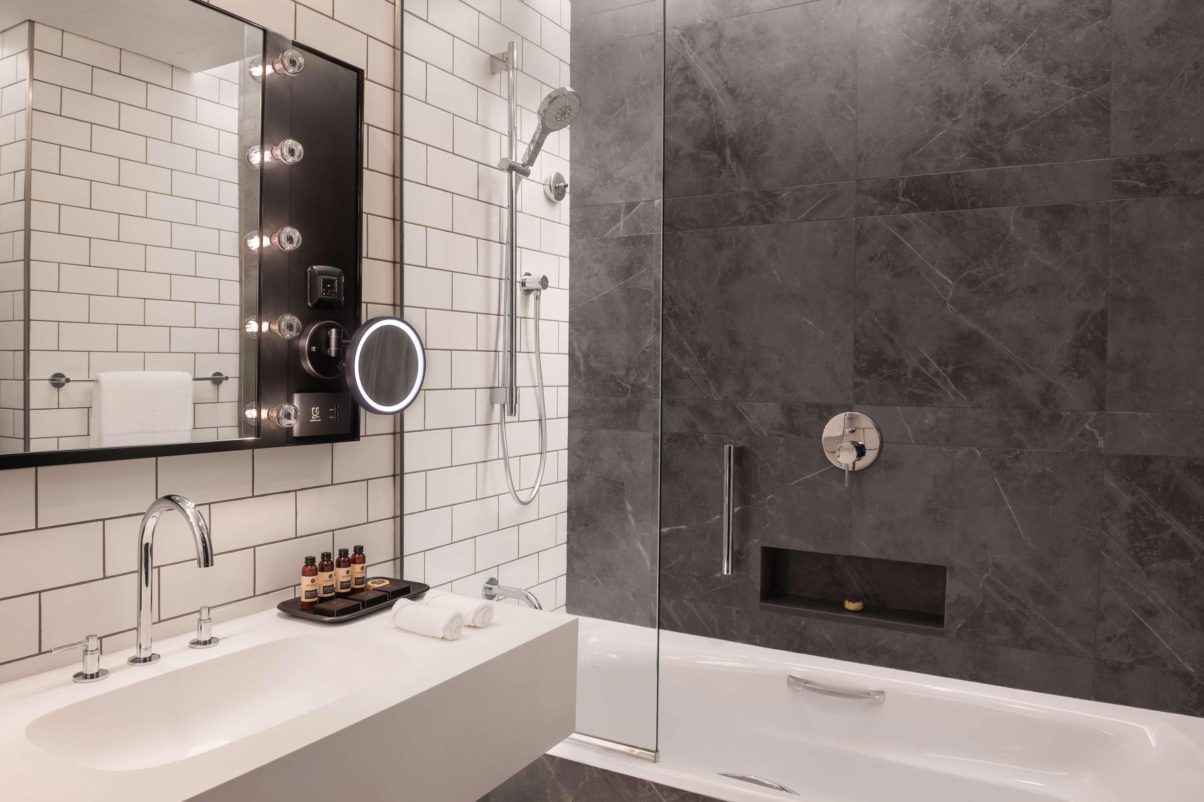 Family Room Connecting Room