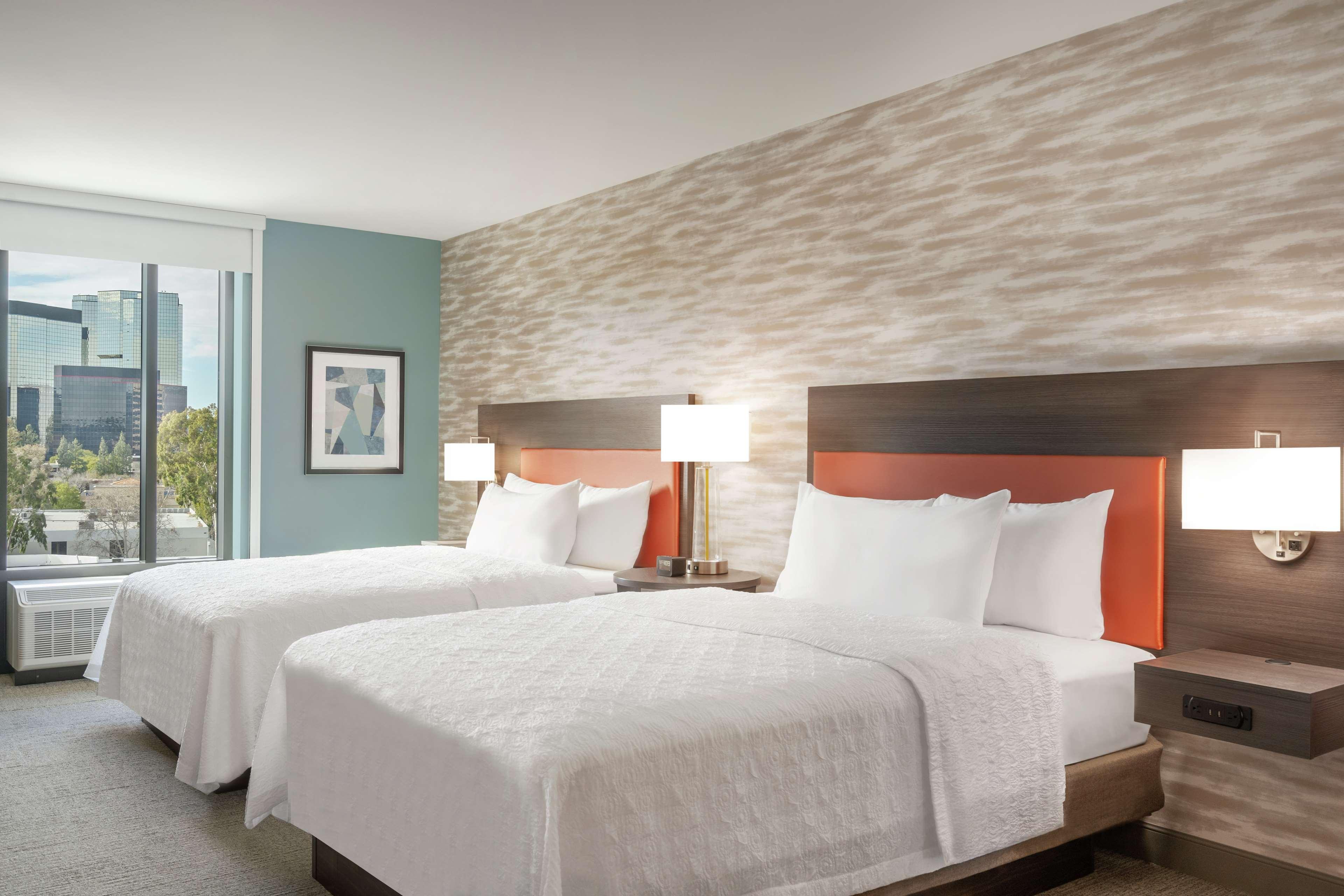 Studio Two Queen Beds