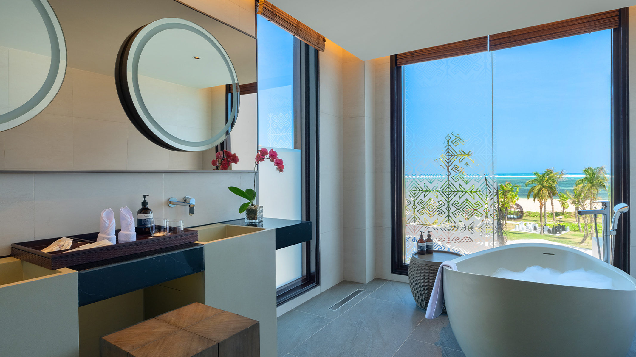 Suite Deluxe with Balcony