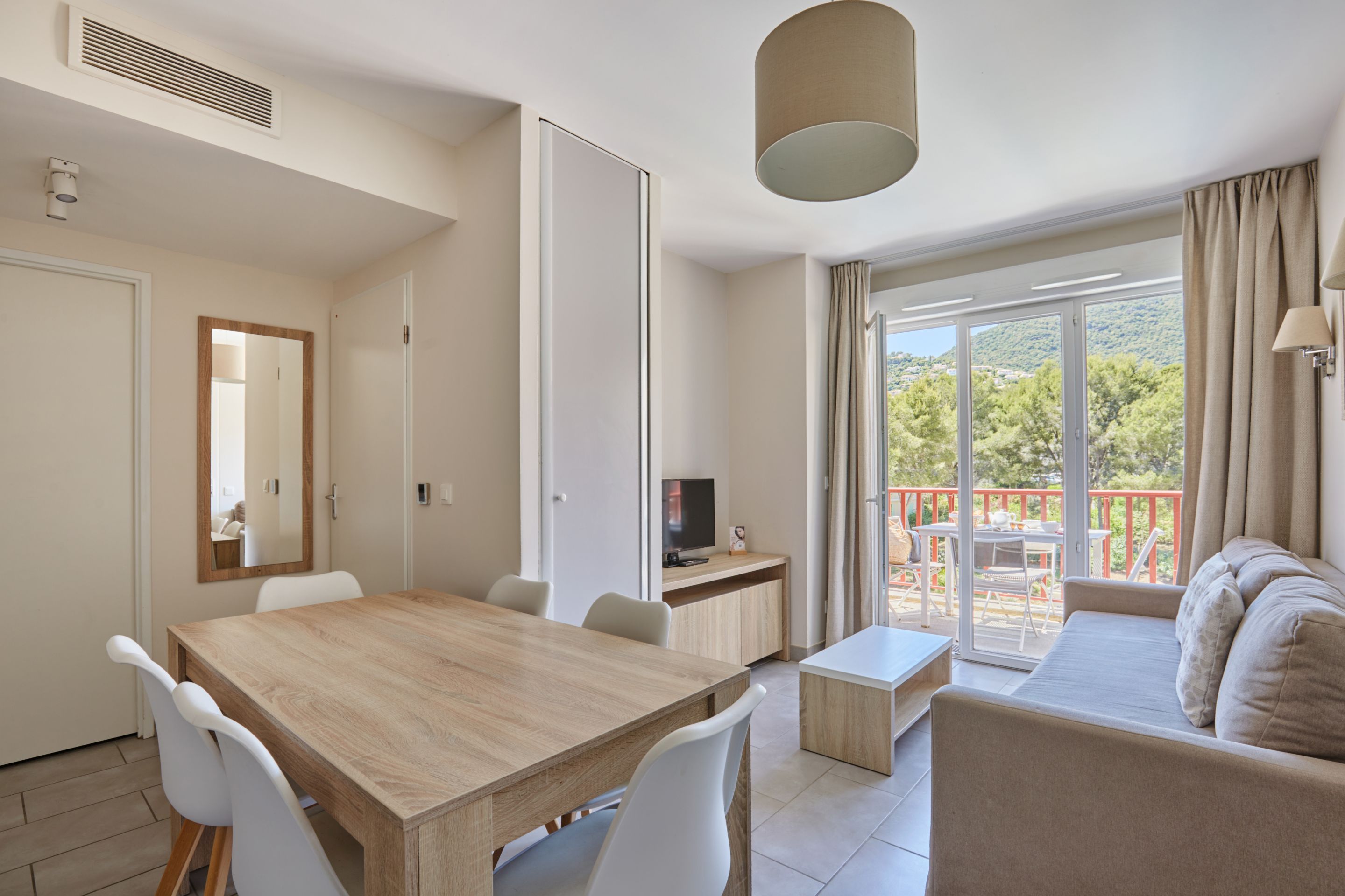 Apartment Capacity 6 Two Bedrooms