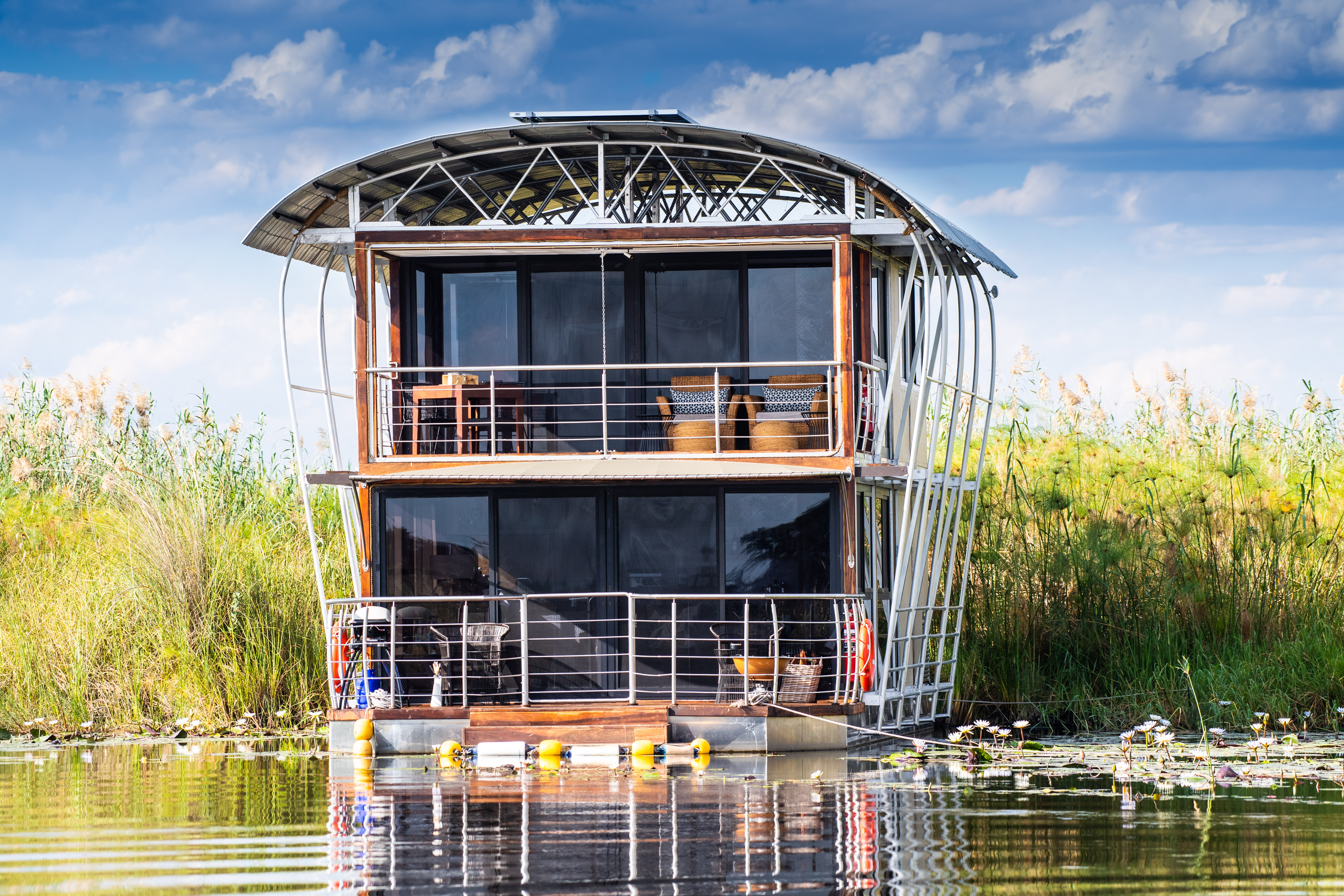 Boat Deluxe with Air Conditioning