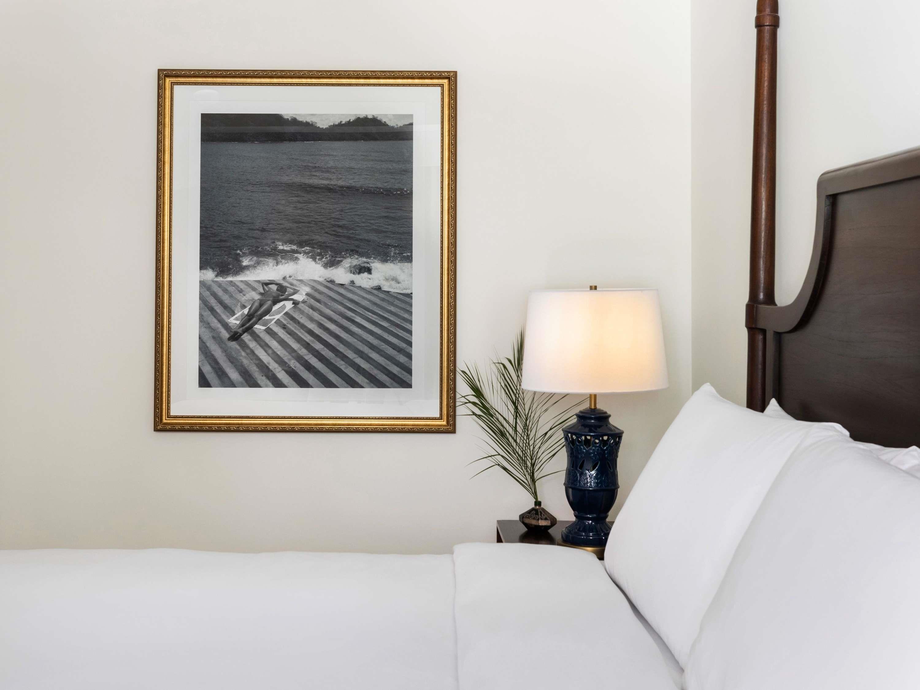 Junior Suite Ocean Front King Bed