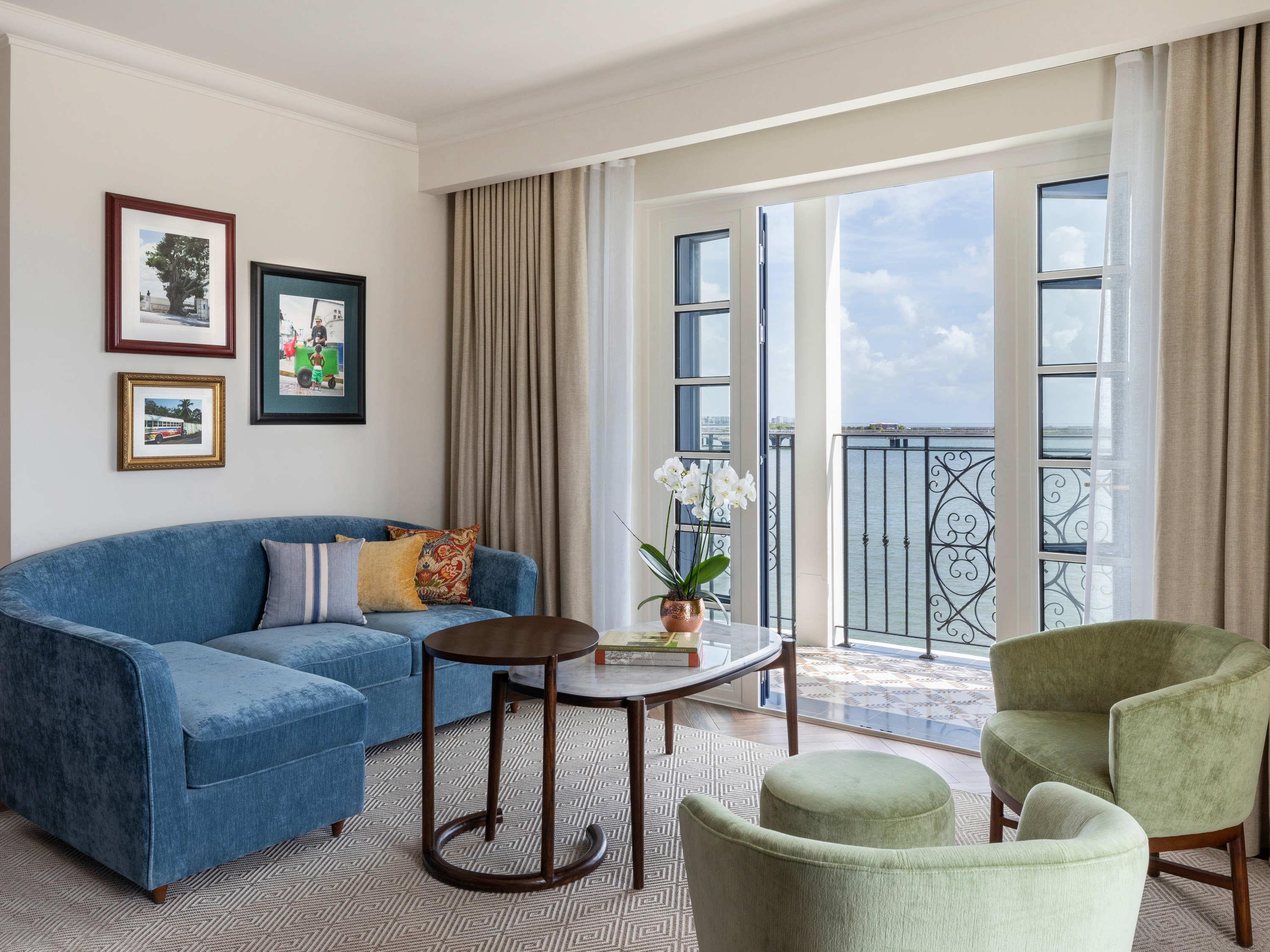 Junior Suite Ocean Front King Bed